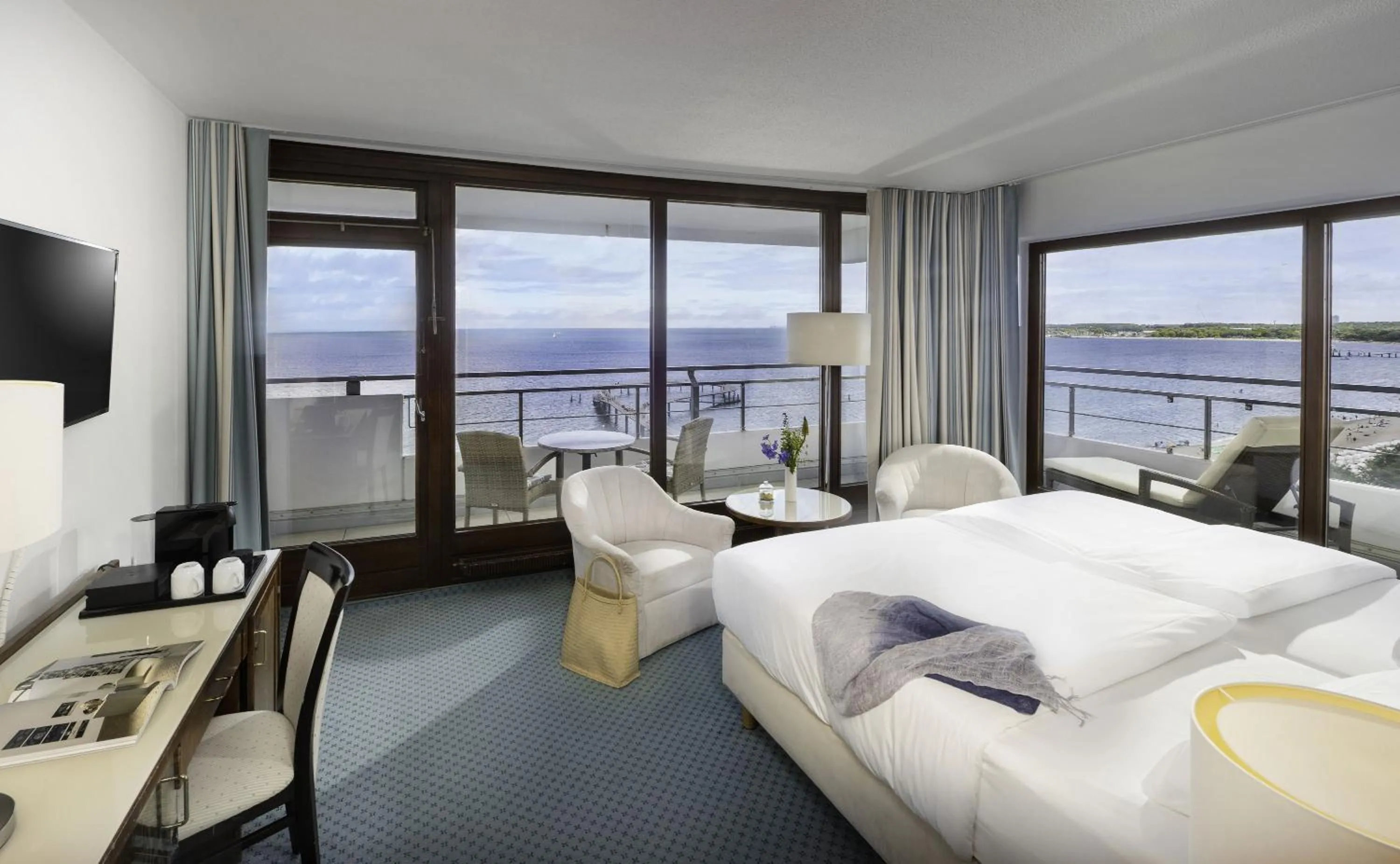 Photo of the whole room, Bed in Maritim Seehotel Timmendorfer Strand