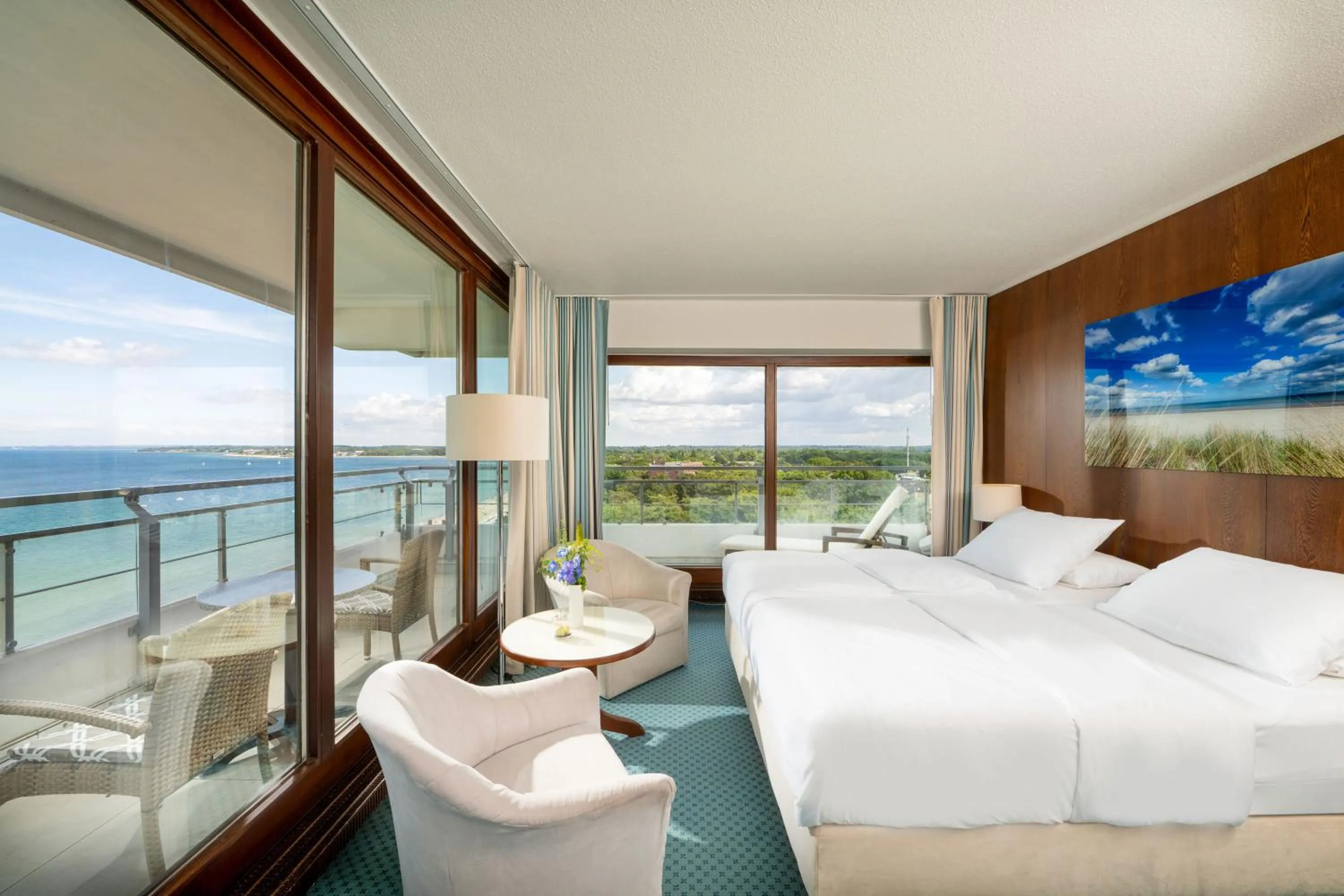 Photo of the whole room, Bed in Maritim Seehotel Timmendorfer Strand