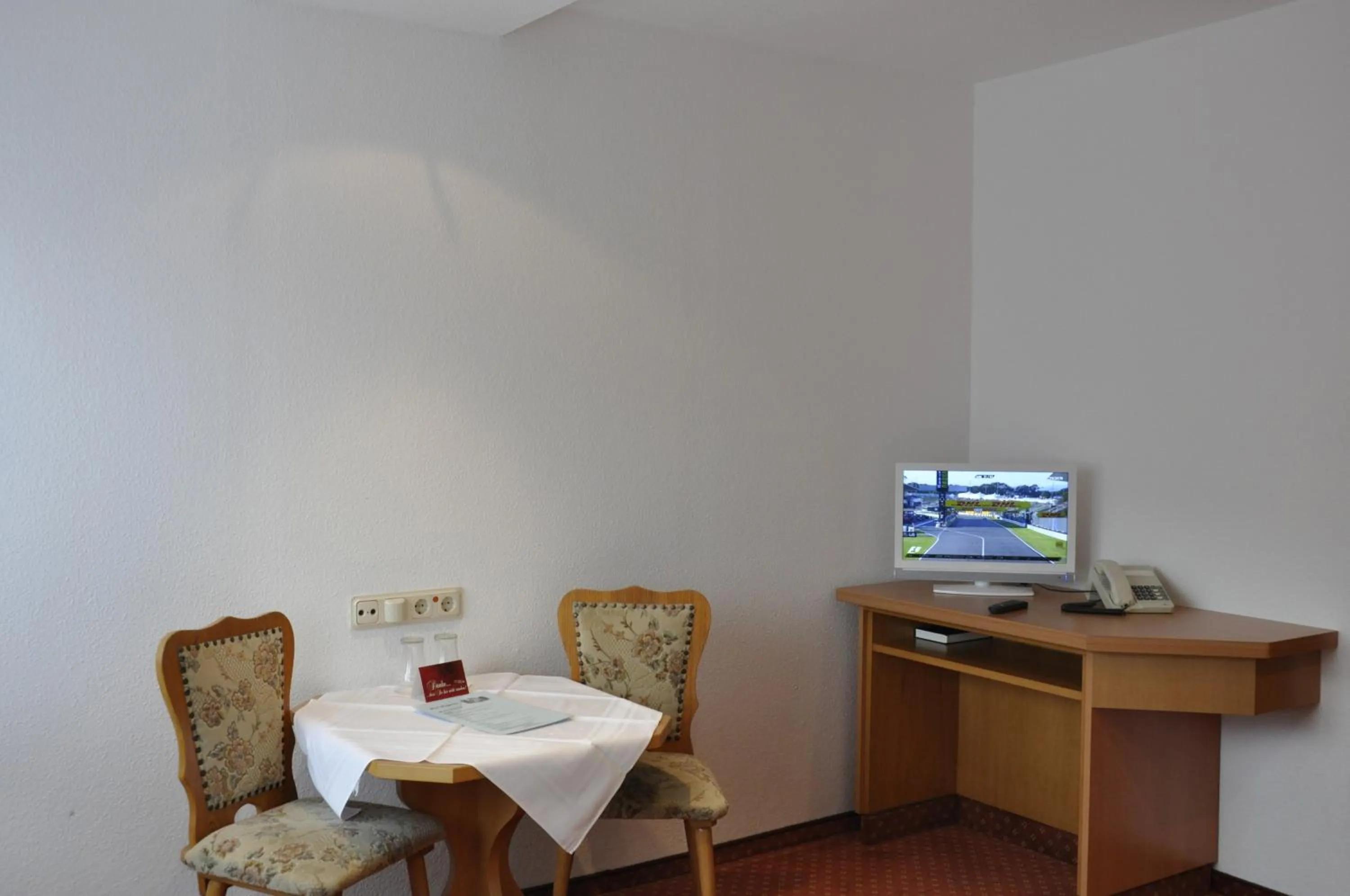 TV and multimedia in Hotel Berggarten