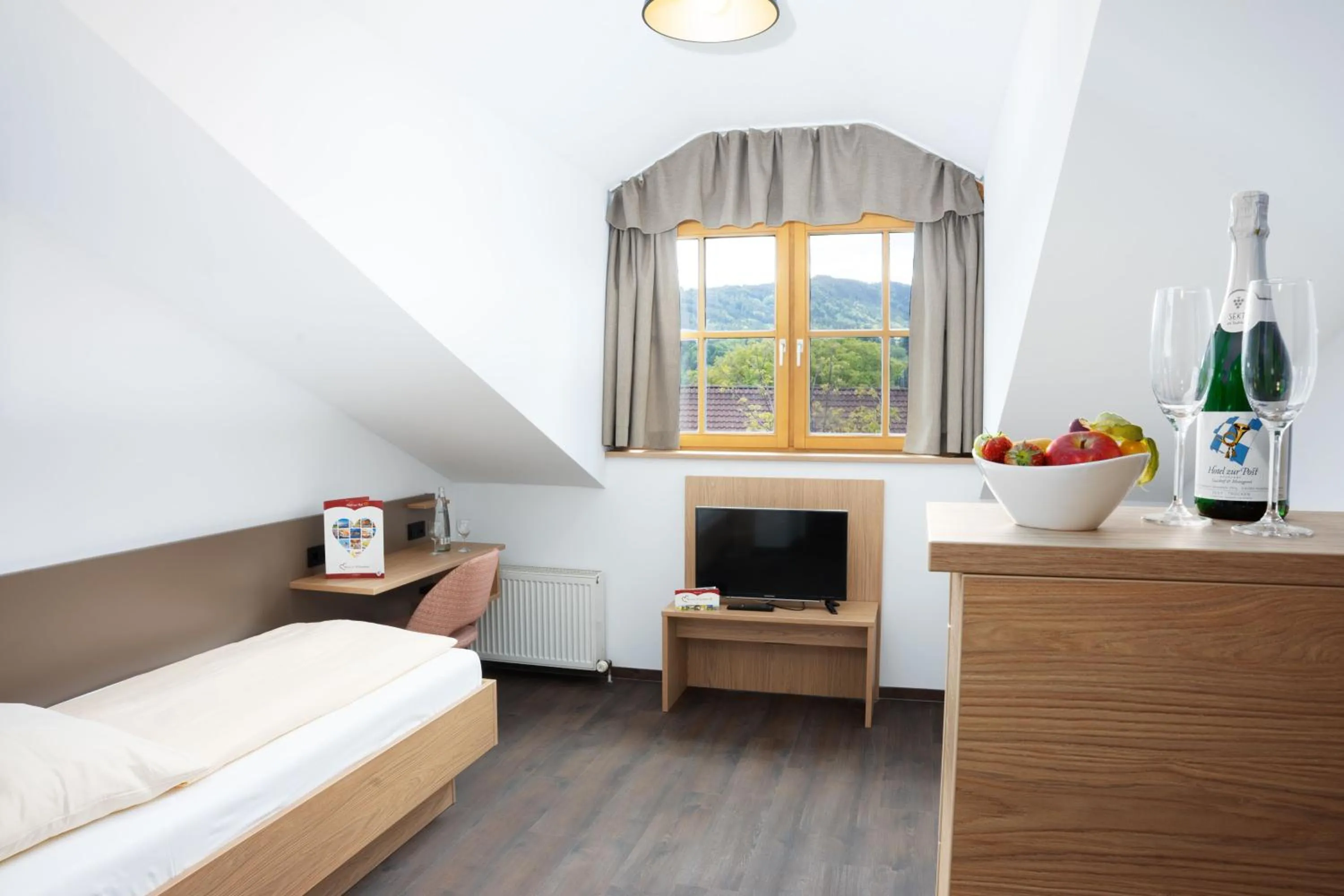 Photo of the whole room, Bed in Hotel zur Post