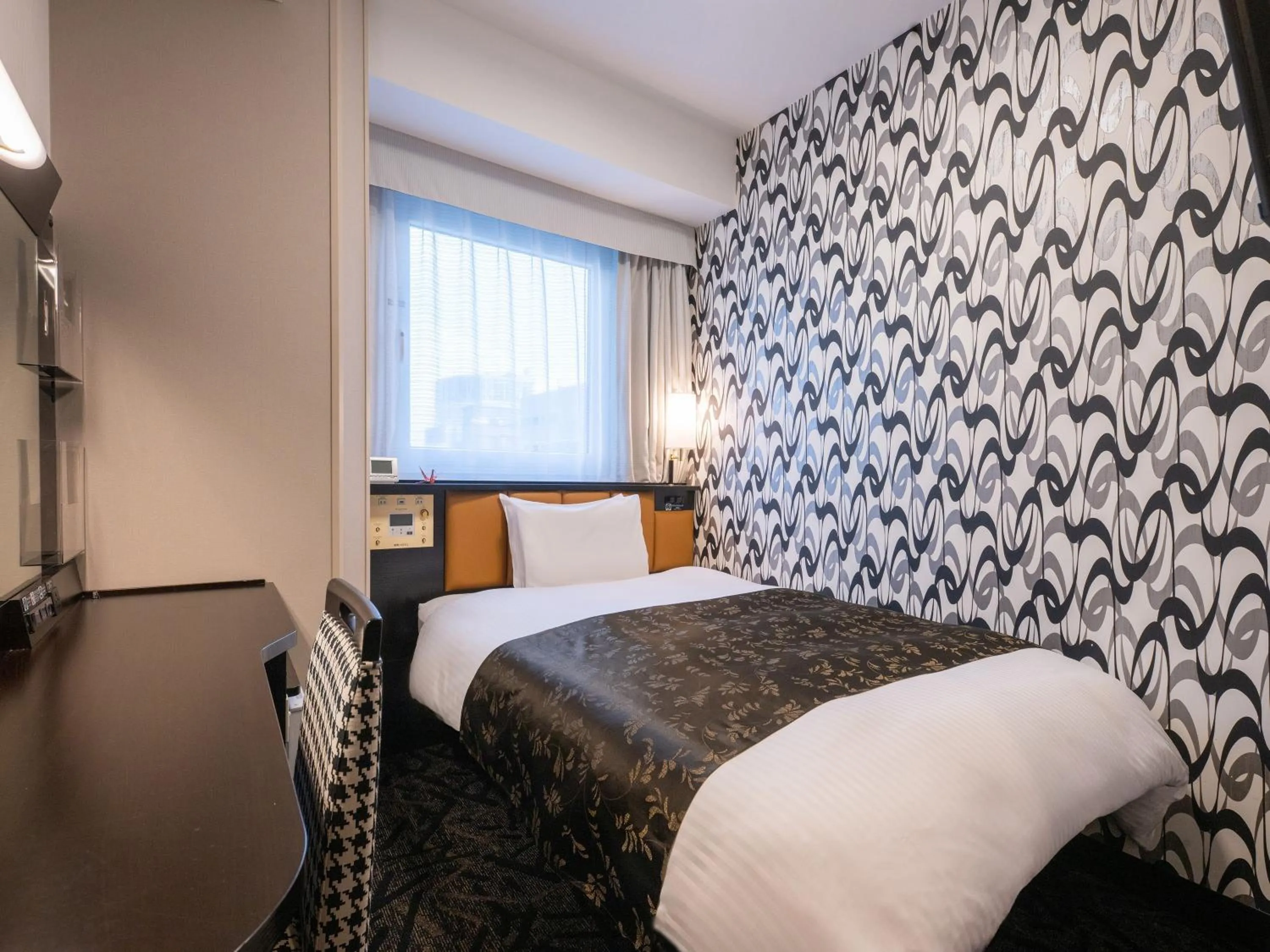 Photo of the whole room, Bed in APA Hotel Nagoya Ekimae Minami