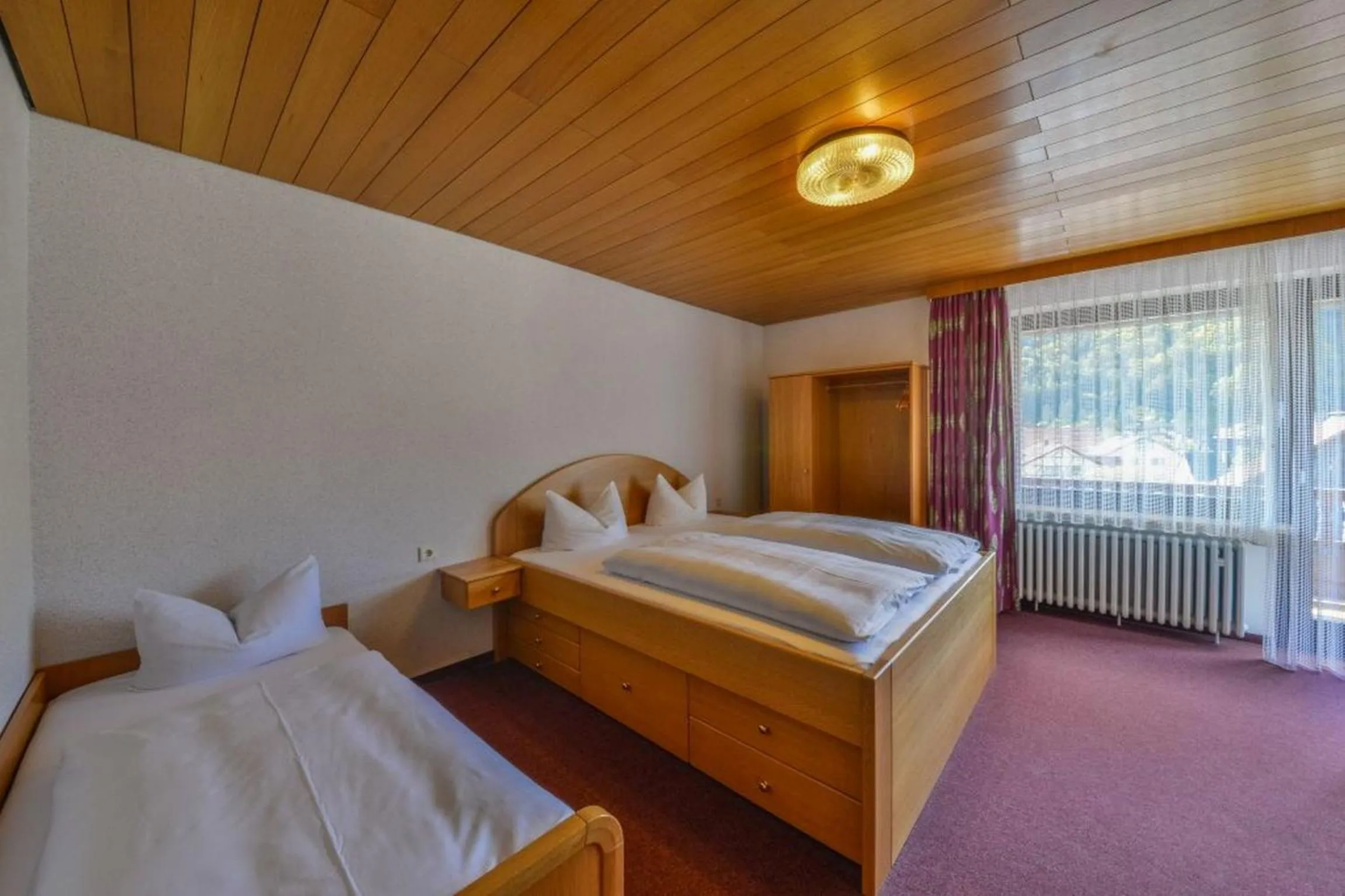 Photo of the whole room, Bed in Hotel Gasthof Heckl