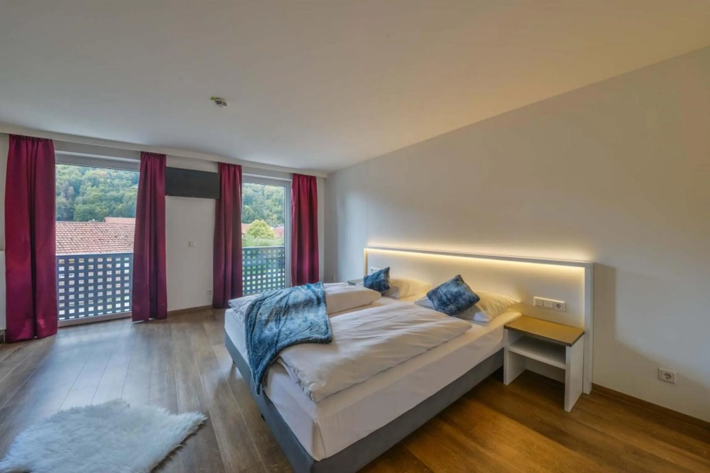 Photo of the whole room, Bed in Hotel Gasthof Heckl