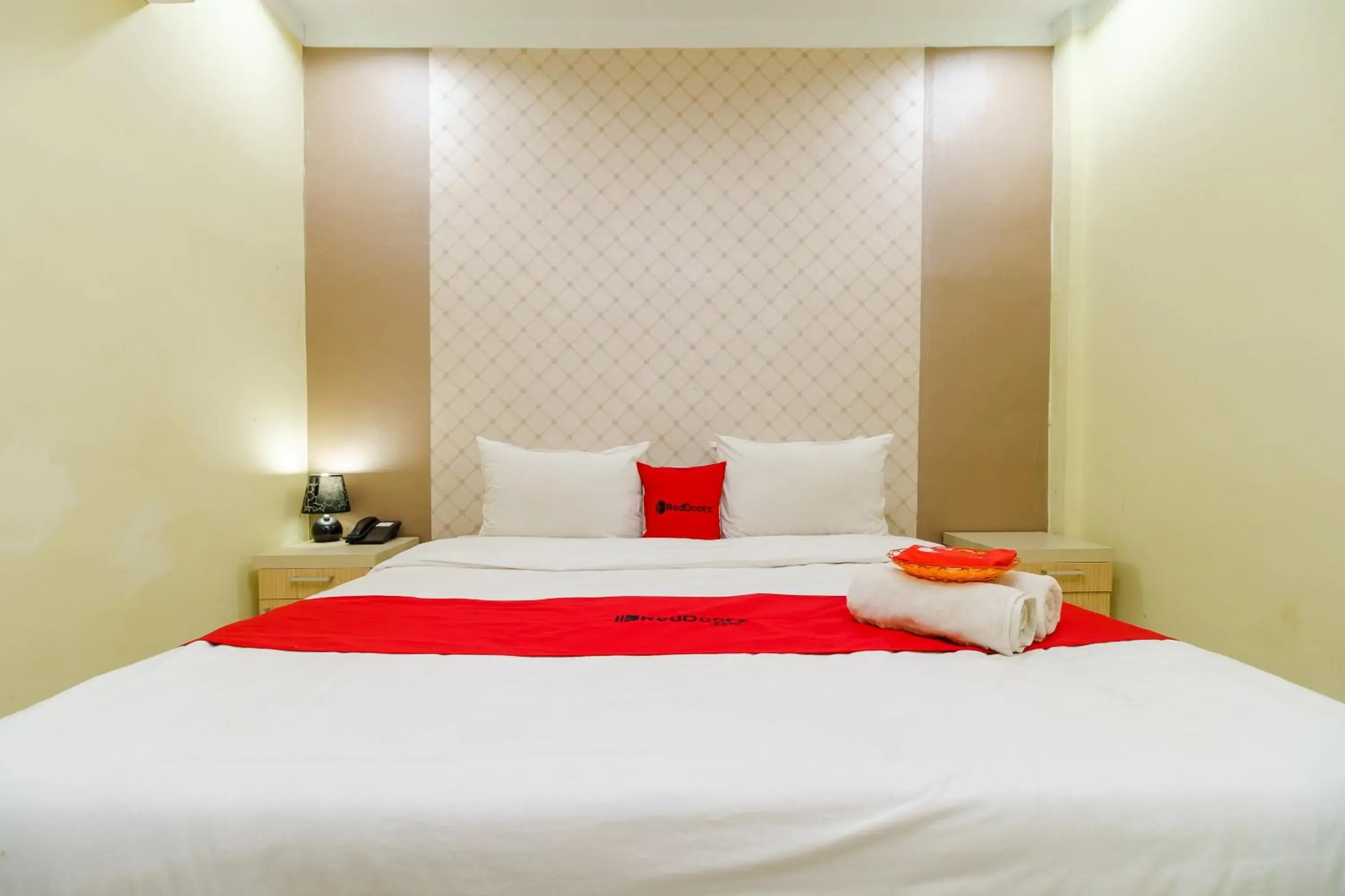 Bed in RedDoorz near Jogja Expo Center 2 Bed in RedDoorz near Jogja Expo Center 2