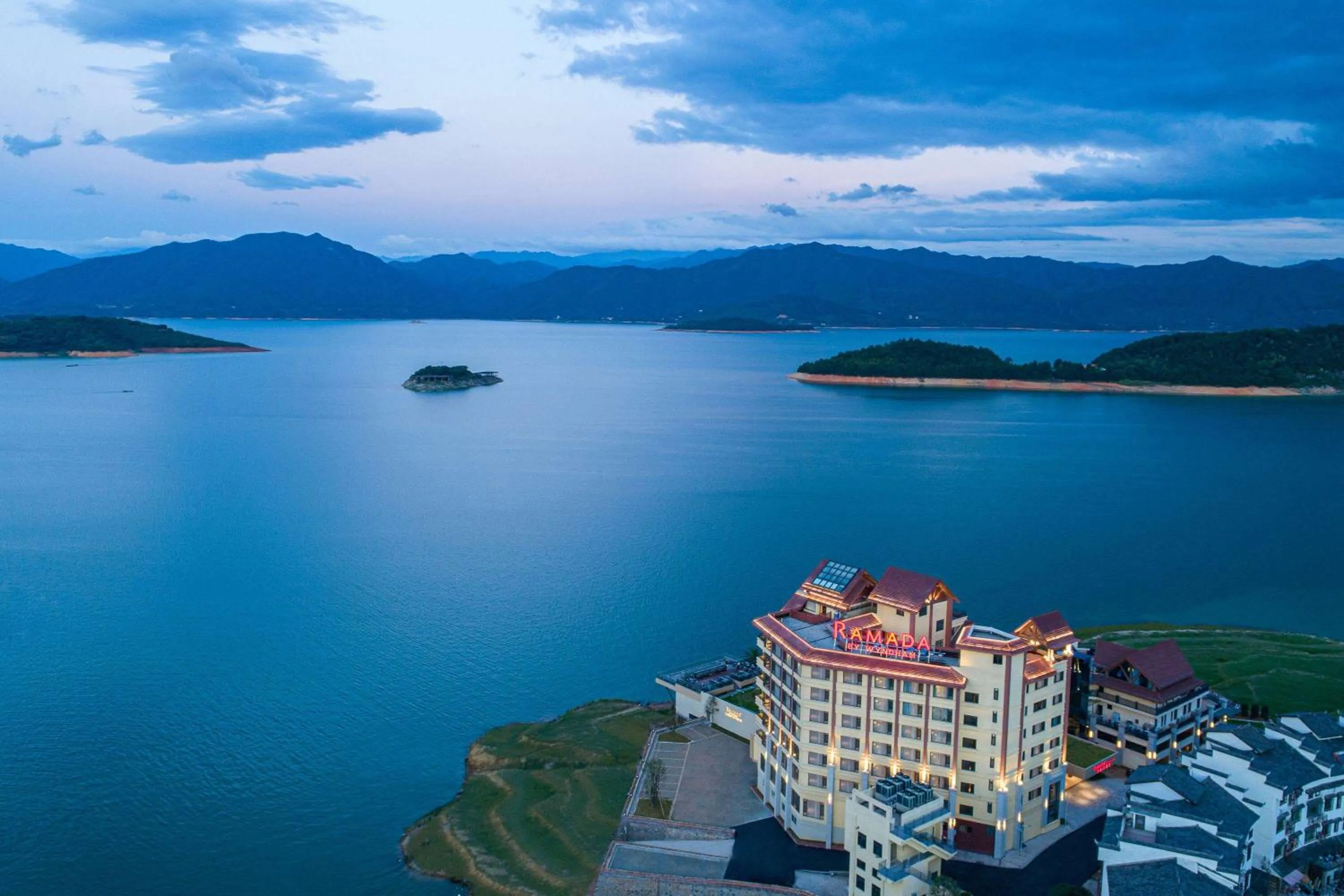 Property building in Ramada by Wyndham Chenzhou Dongjiang Lake