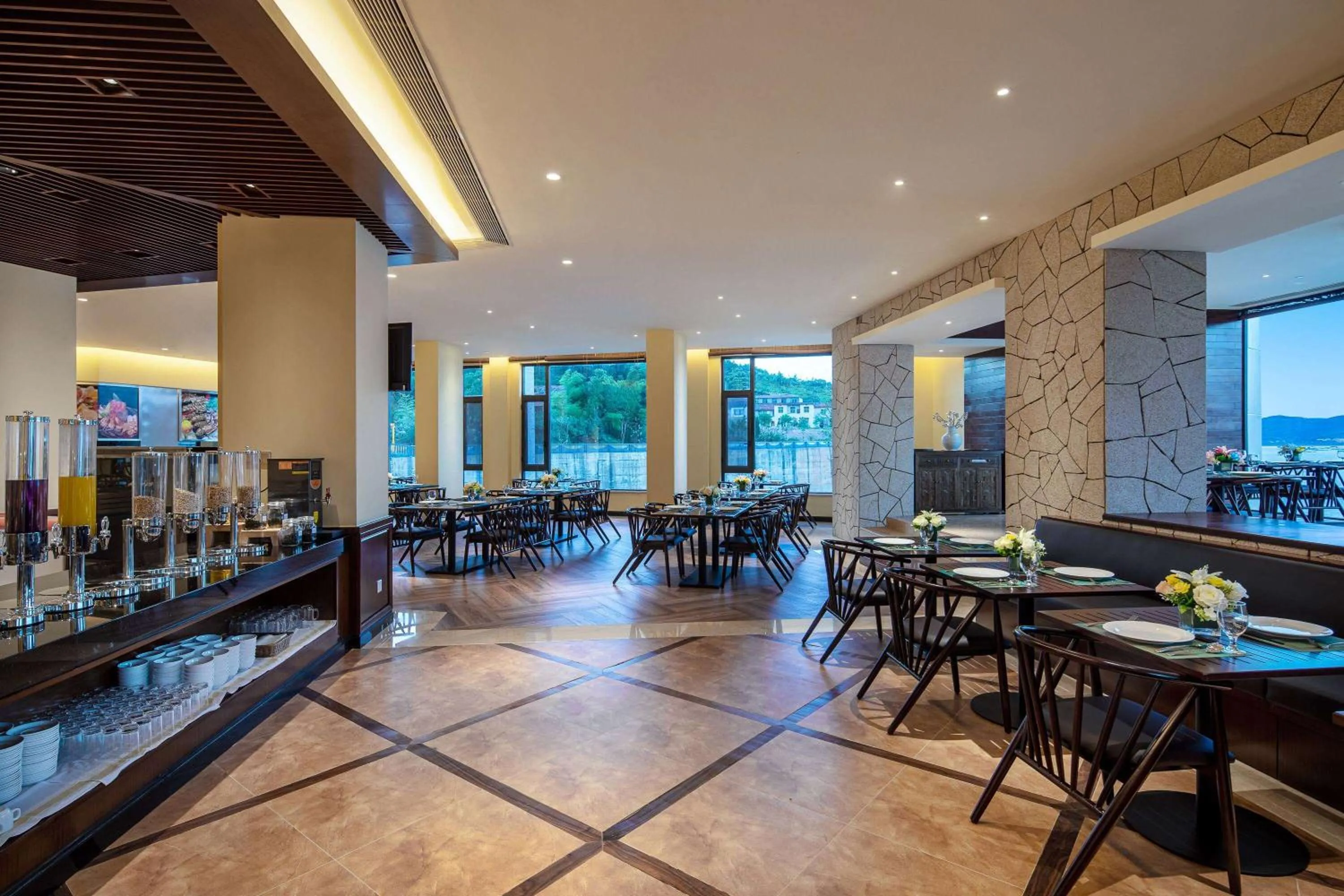 Restaurant/places to eat in Ramada by Wyndham Chenzhou Dongjiang Lake