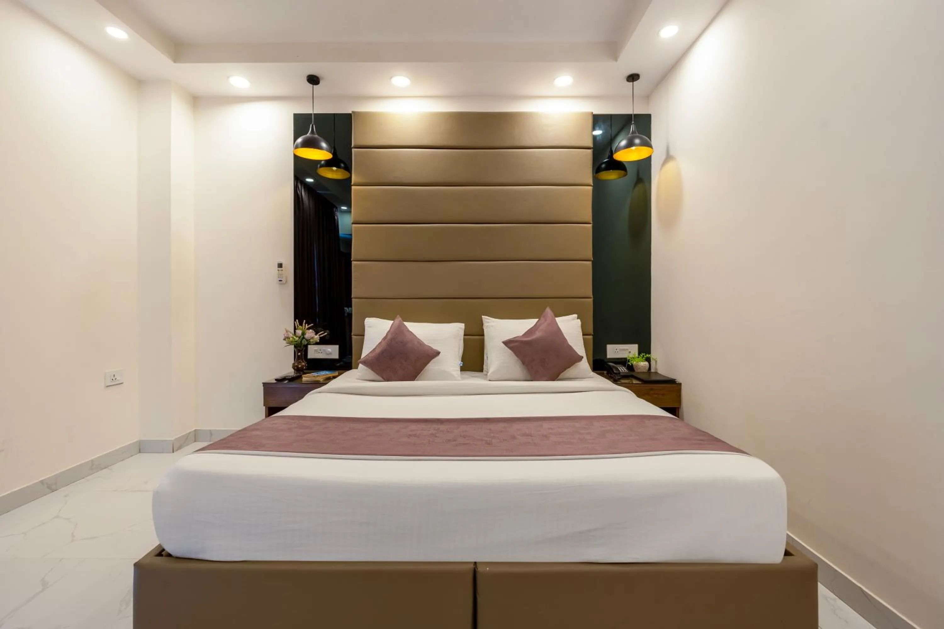 Bed in PK Boutique Hotel Noida Expressway