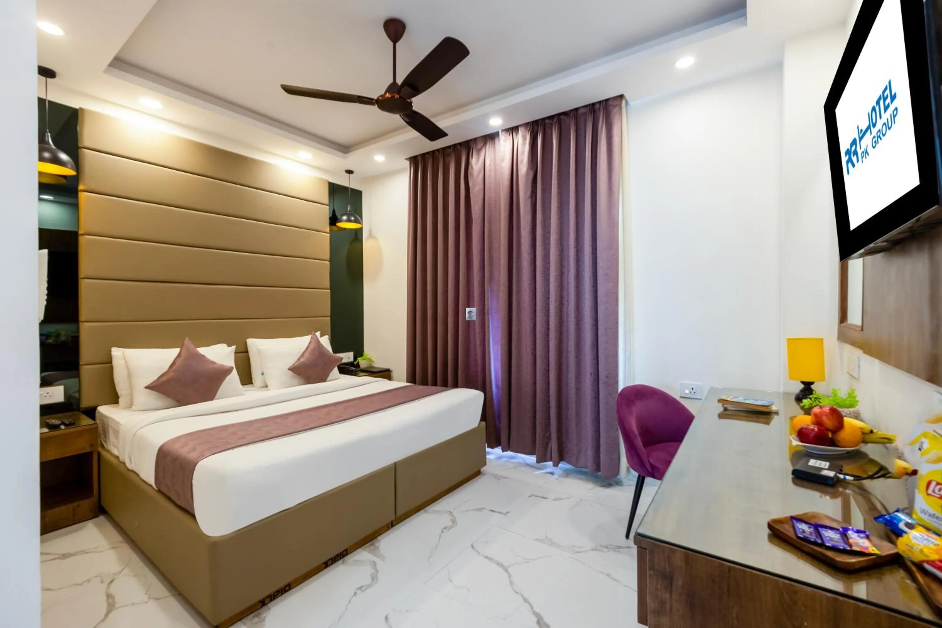 Bed in PK Boutique Hotel Noida Expressway