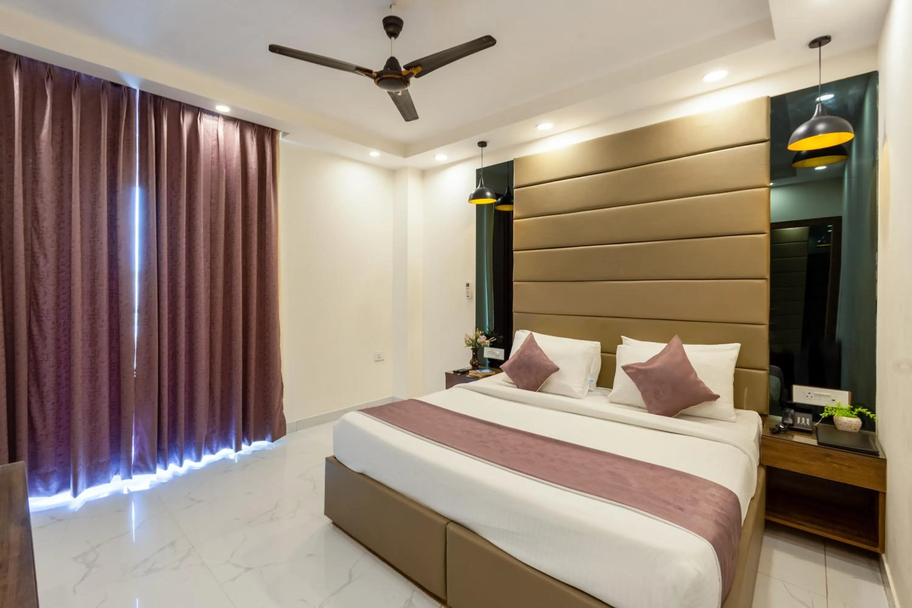 Bed in PK Boutique Hotel Noida Expressway