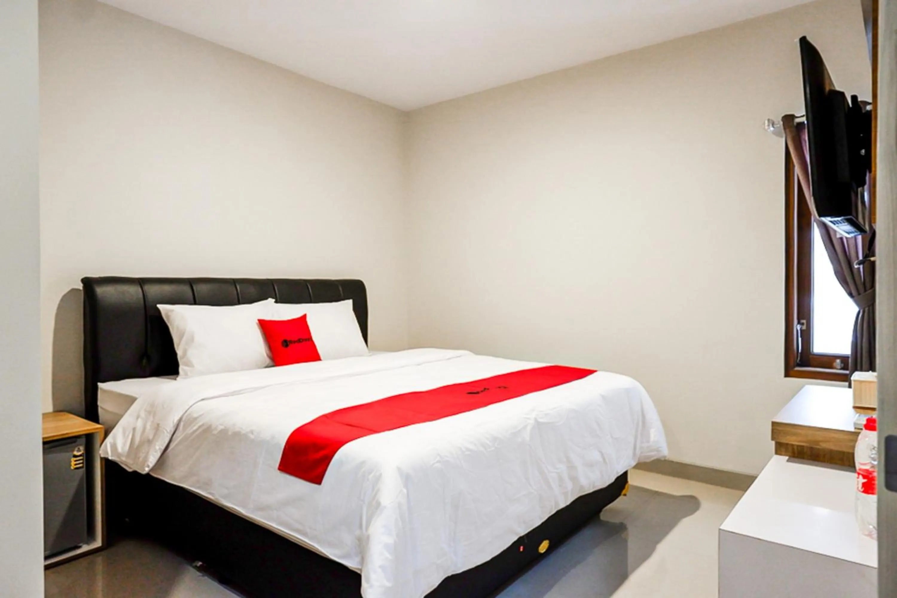 Bedroom, Bed in RedDoorz near Sleman City Hall 2