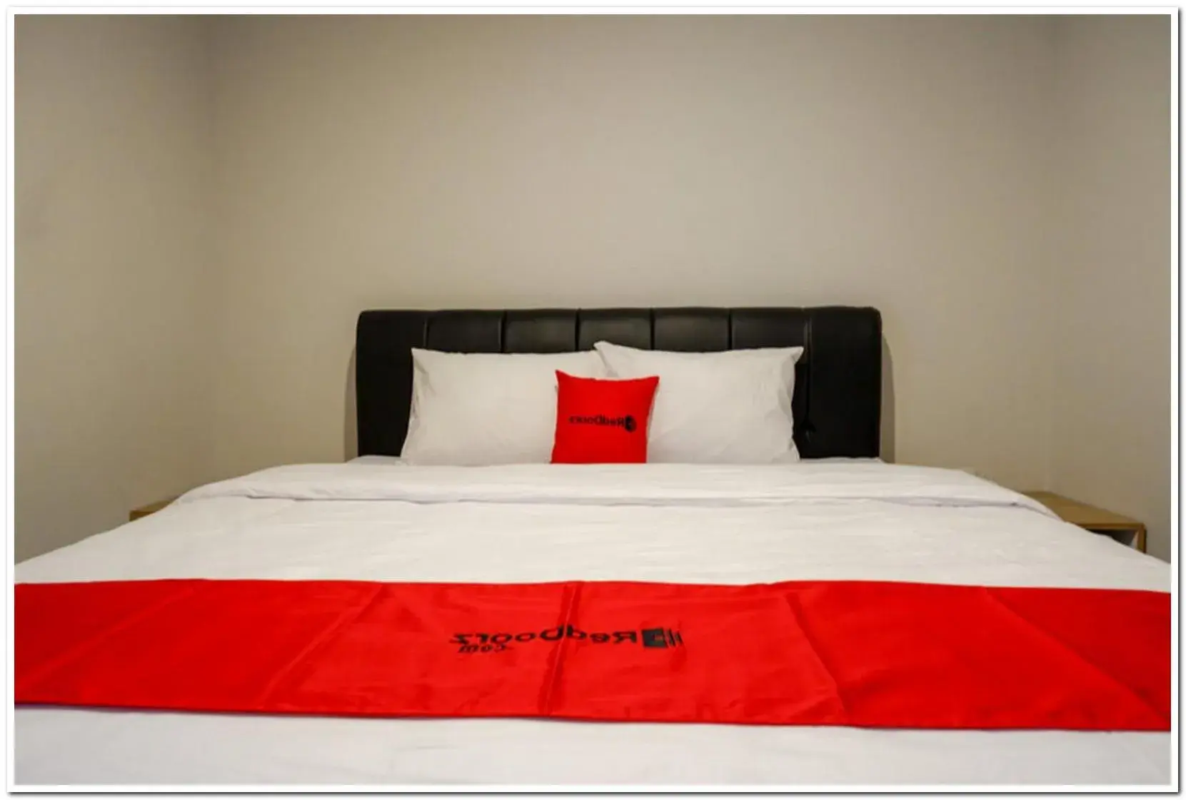 Bedroom, Bed in RedDoorz near Sleman City Hall 2 Bedroom, Bed in RedDoorz near Sleman City Hall 2