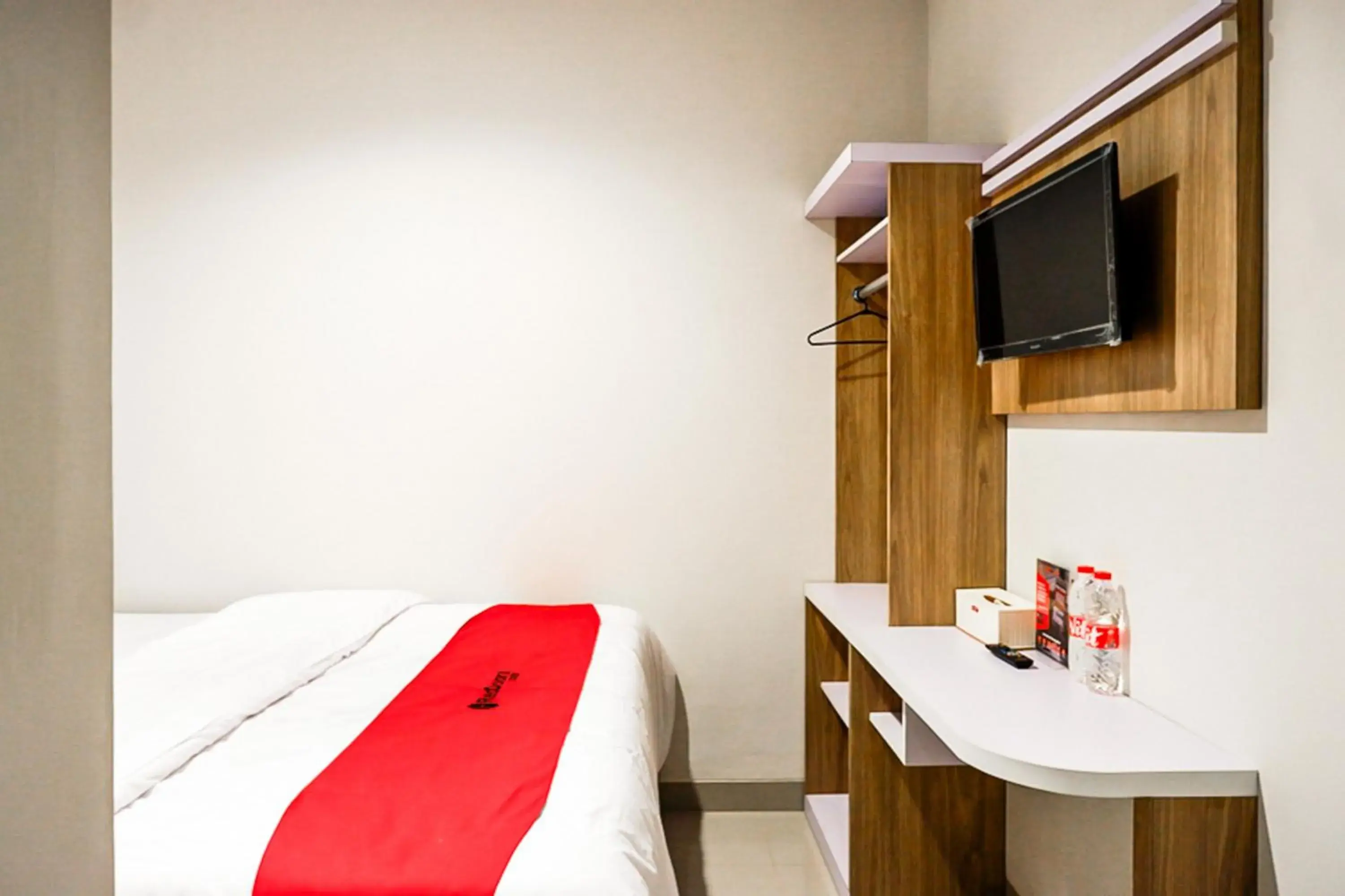 Bedroom, Bed in RedDoorz near Sleman City Hall 2 Bedroom, Bed in RedDoorz near Sleman City Hall 2