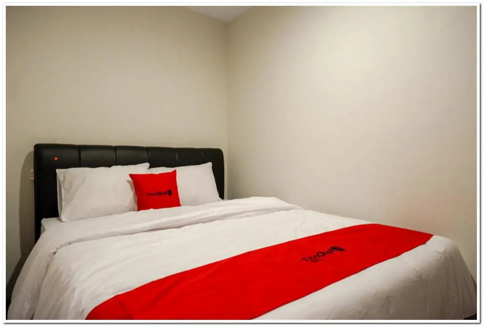 Bedroom, Bed in RedDoorz near Sleman City Hall 2 Bedroom, Bed in RedDoorz near Sleman City Hall 2