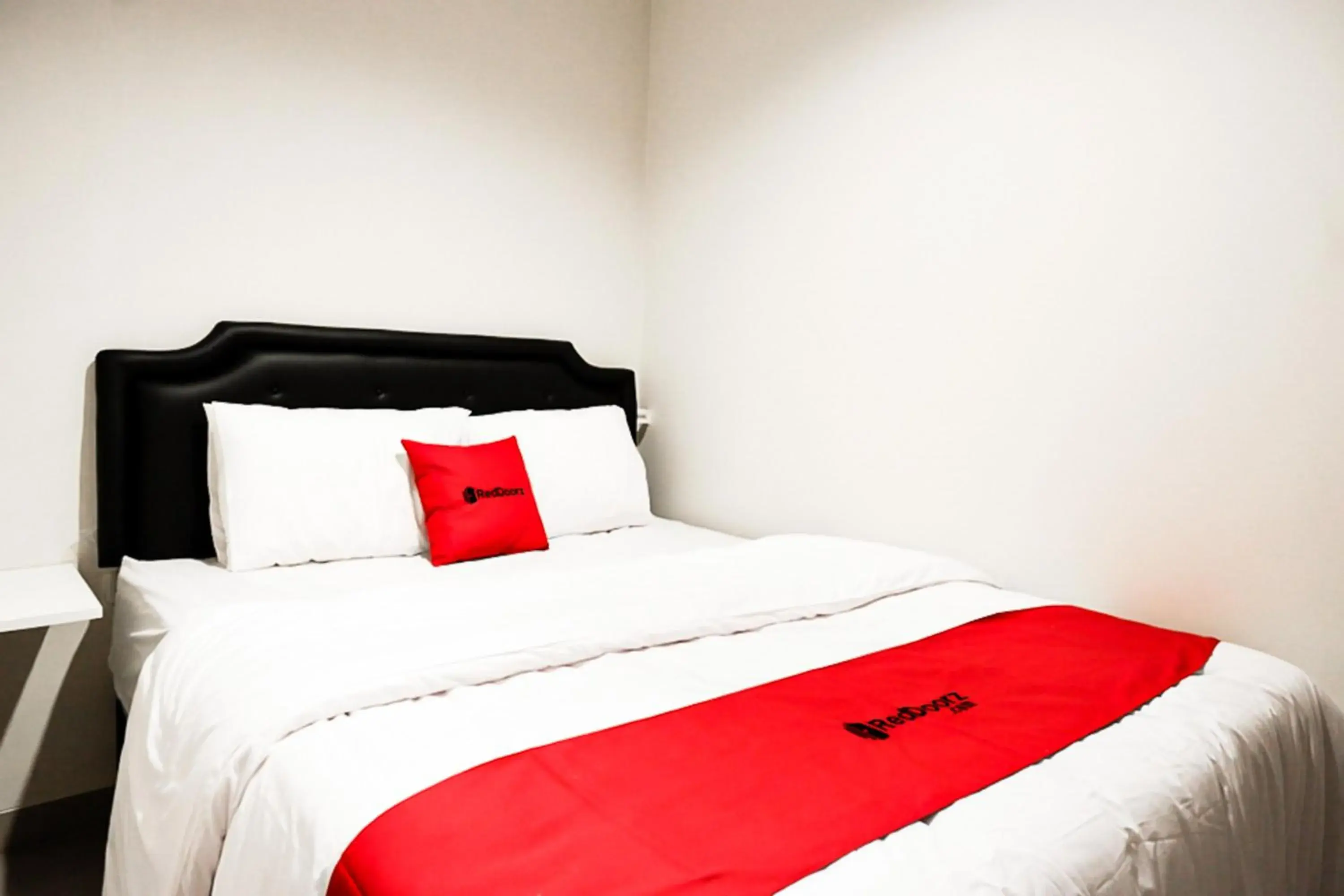 Bedroom, Bed in RedDoorz near Sleman City Hall 2 Bedroom, Bed in RedDoorz near Sleman City Hall 2