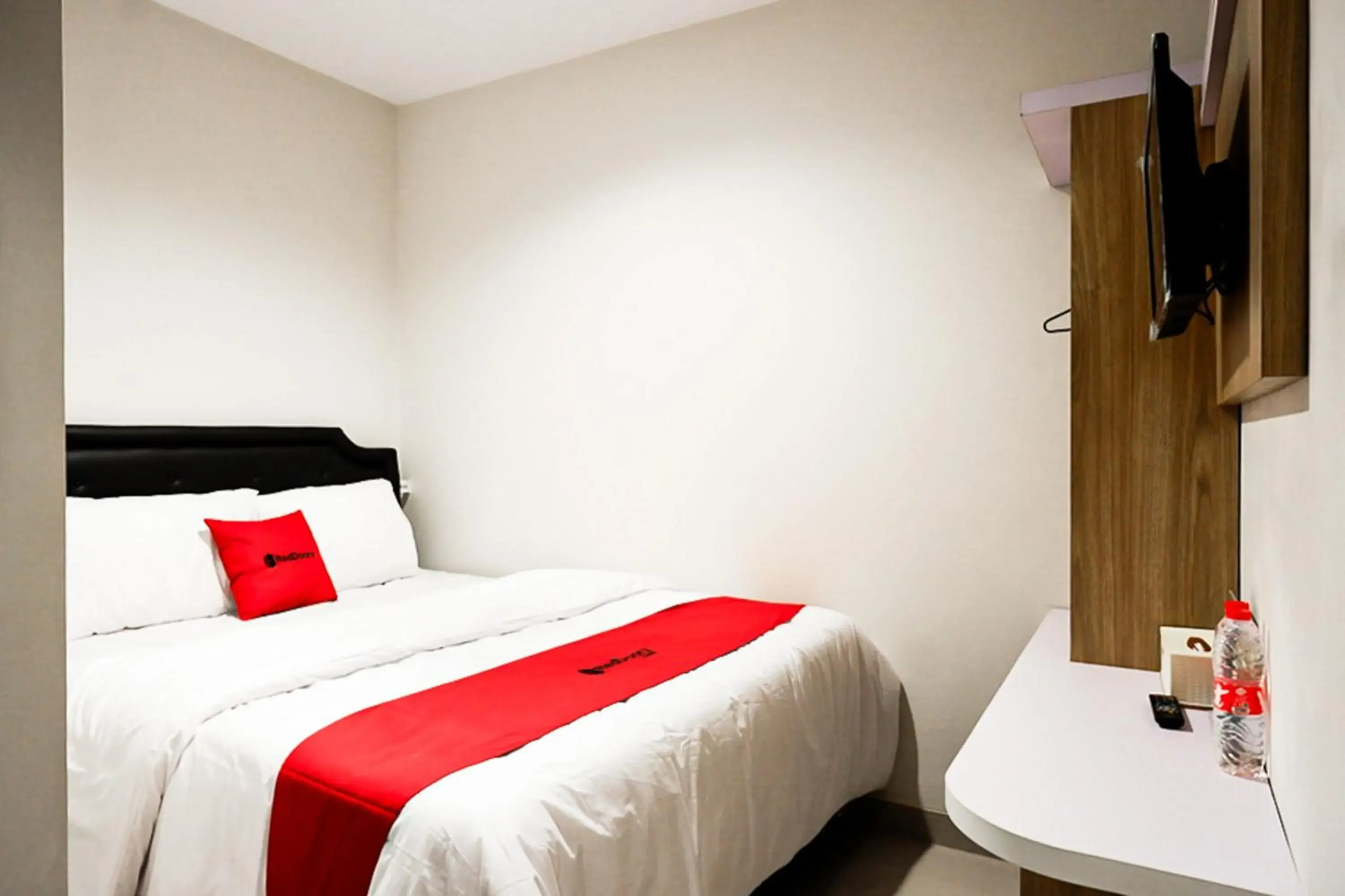 Bedroom, Bed in RedDoorz near Sleman City Hall 2 Bedroom, Bed in RedDoorz near Sleman City Hall 2