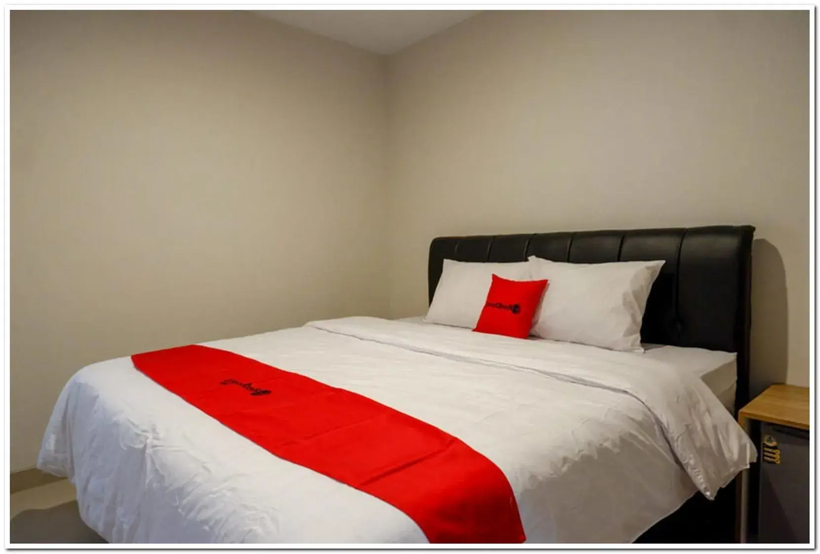 Bedroom, Bed in RedDoorz near Sleman City Hall 2 Bedroom, Bed in RedDoorz near Sleman City Hall 2