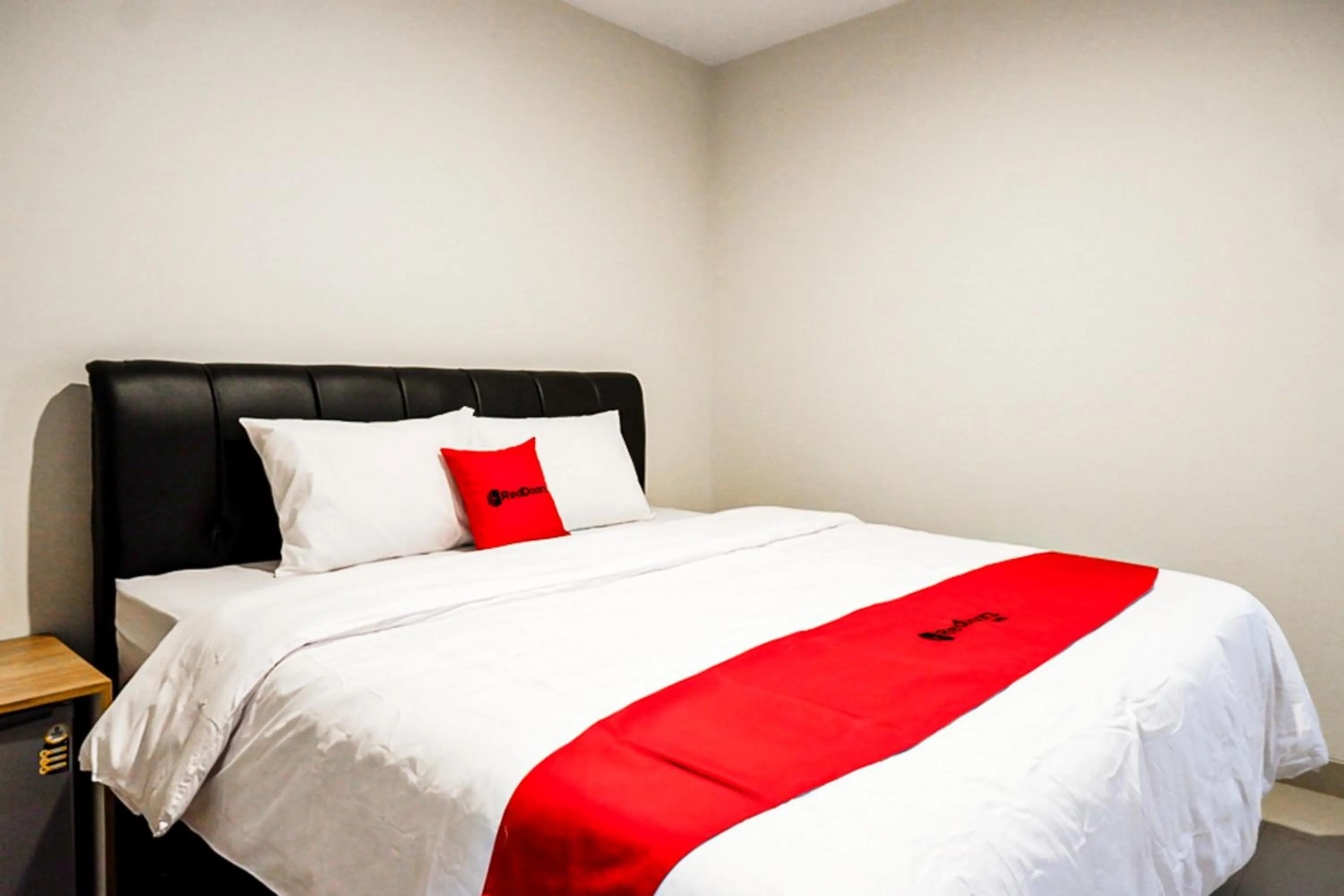 Bedroom, Bed in RedDoorz near Sleman City Hall 2