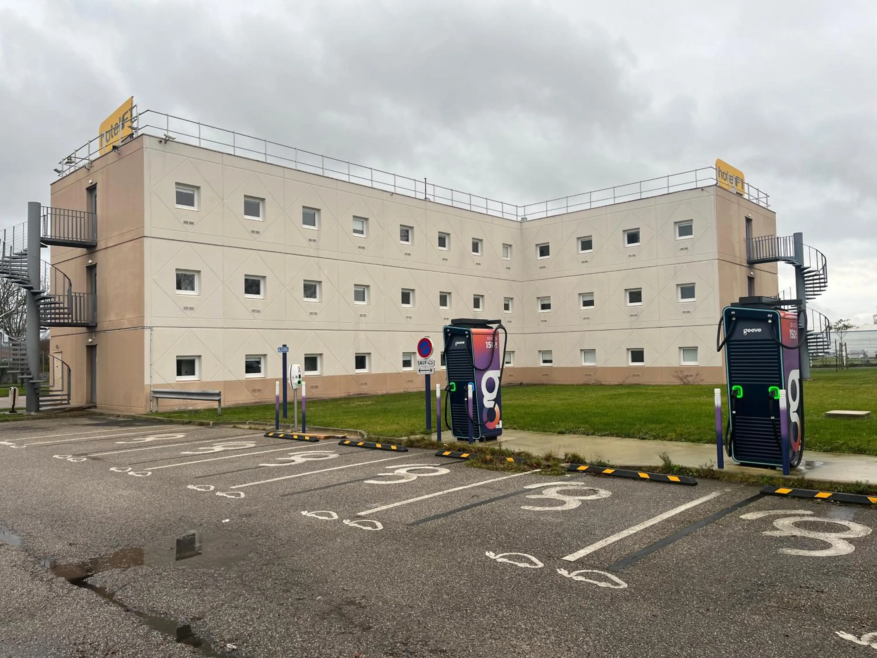 Parking in HOTELF1 Le Havre Est - Gonfreville