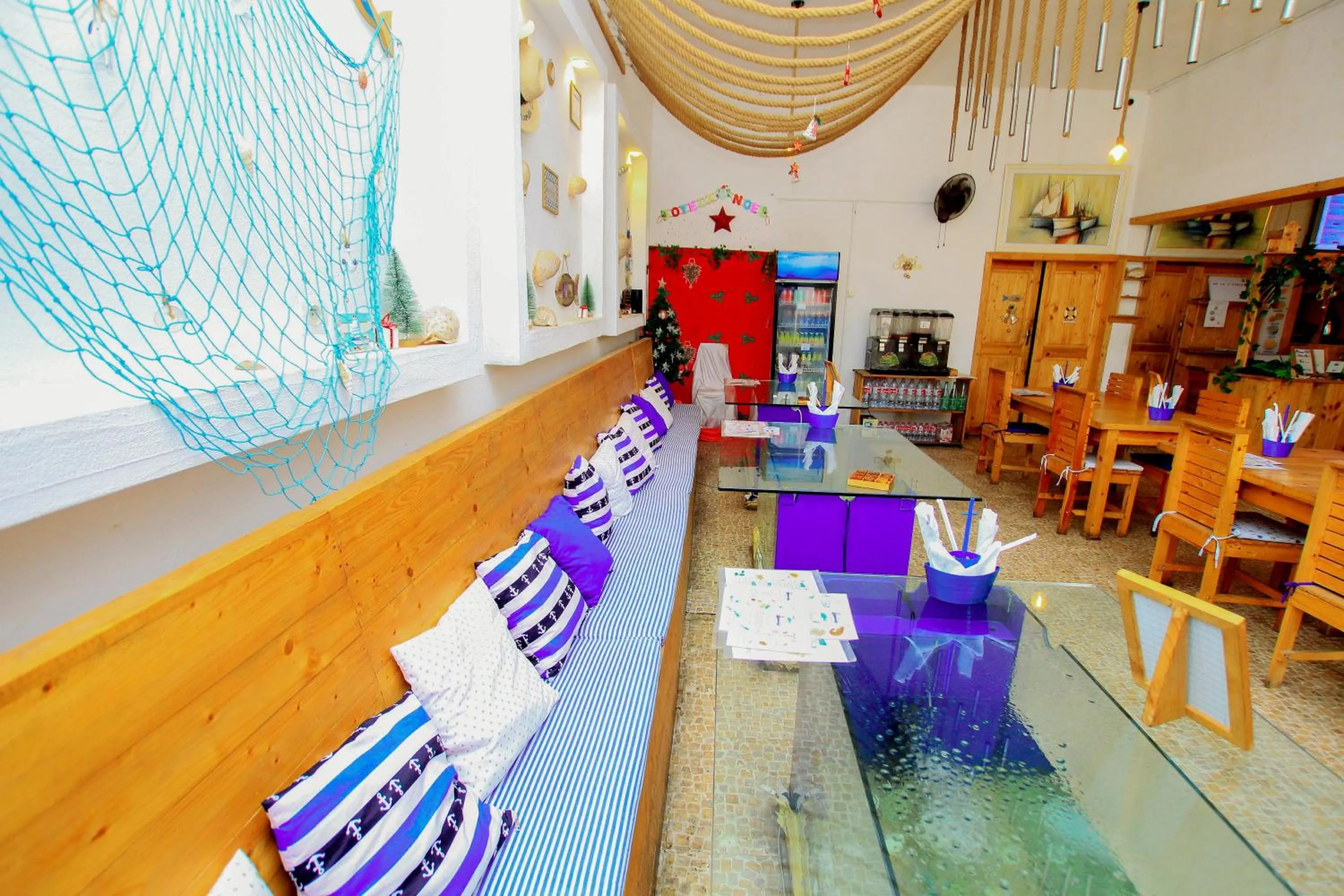 Restaurant/places to eat in Hotel Le Prince