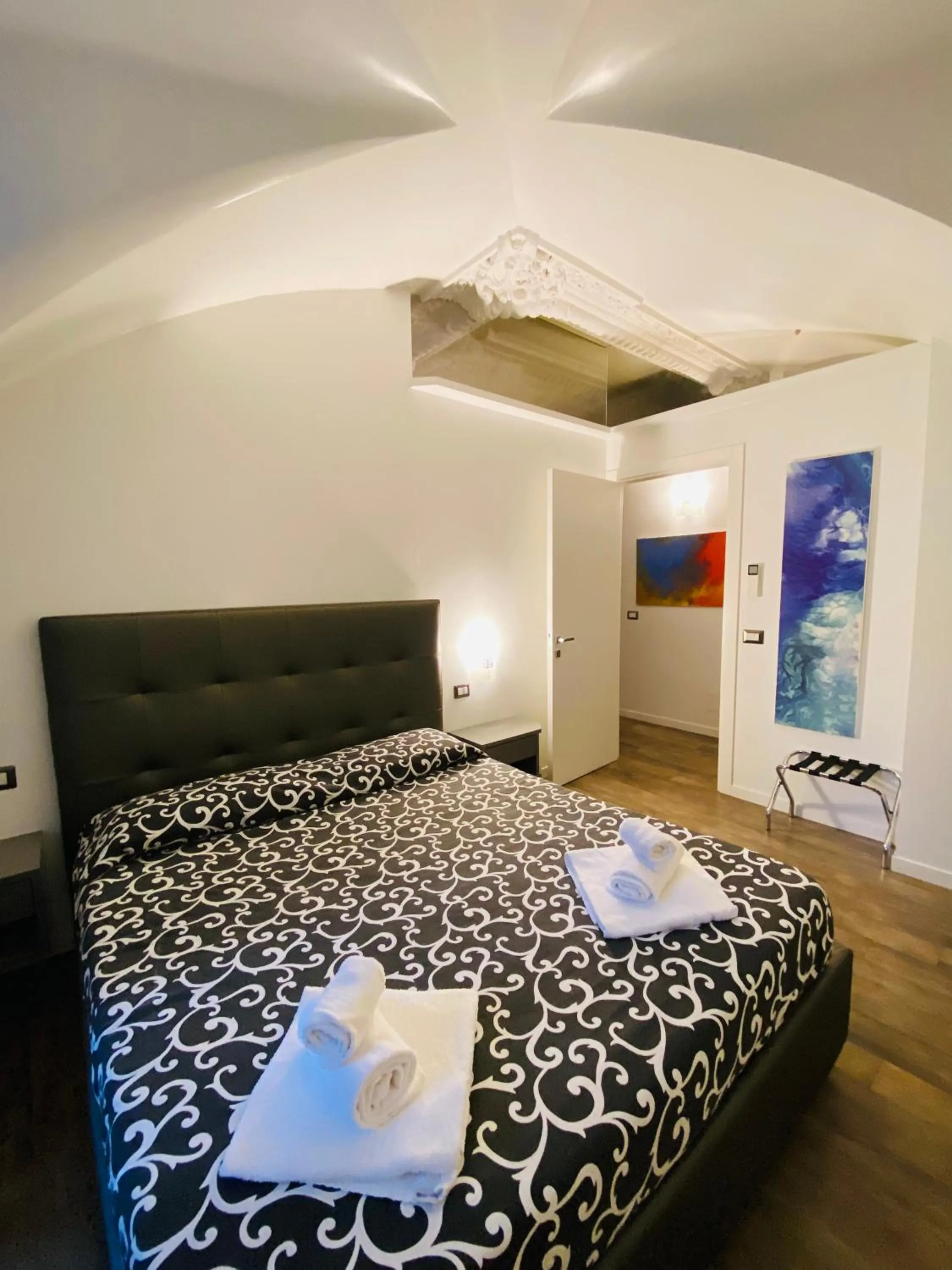 Bed in Casa Giorgia luxury apartment