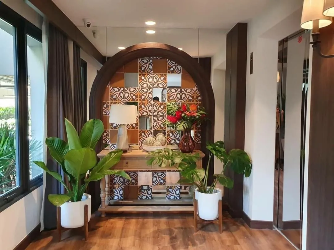 Facade/entrance in La Casita Huahin by Ying