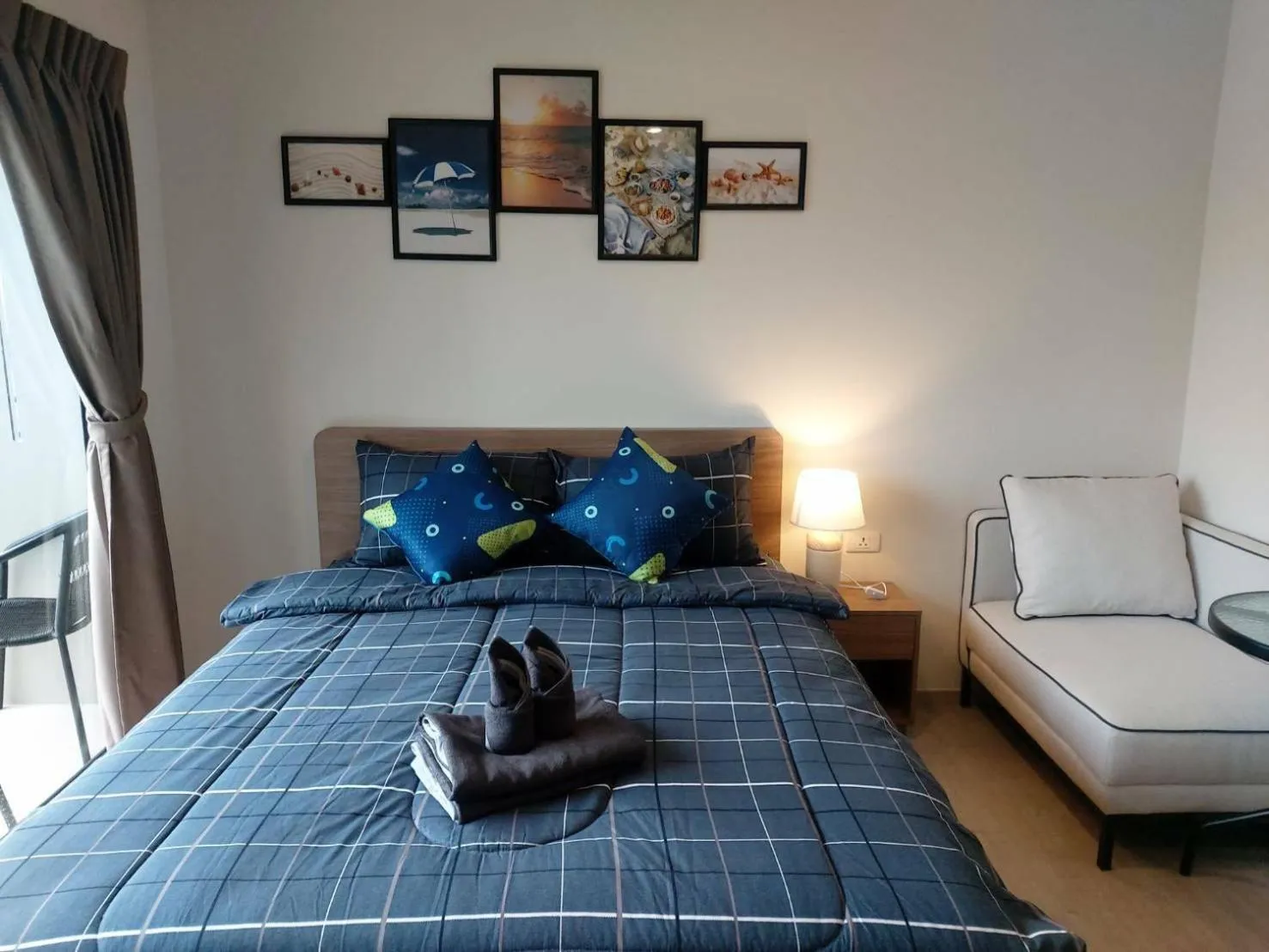 Property building, Bed in La Casita Huahin by Ying