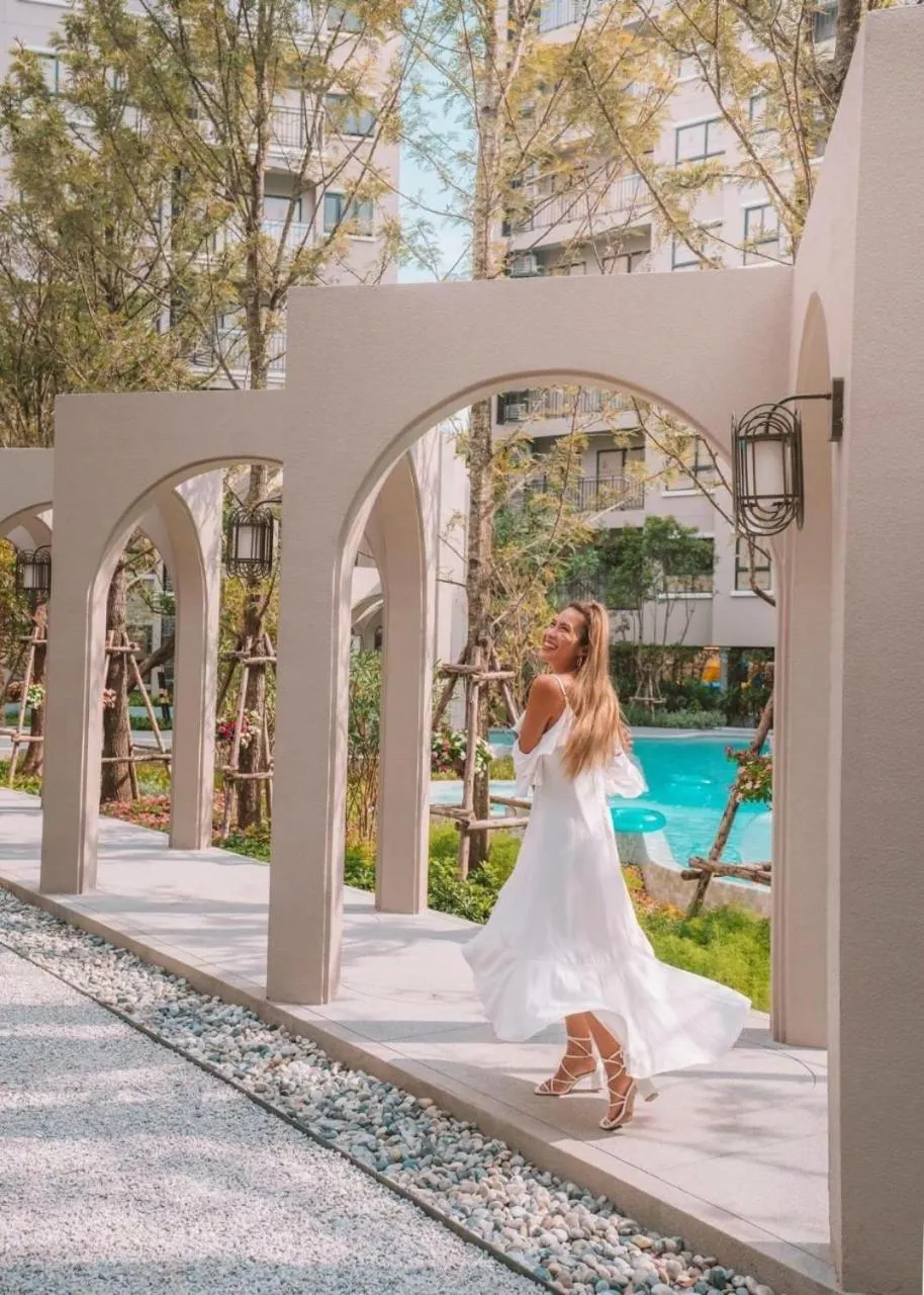 Day in La Casita Huahin by Ying