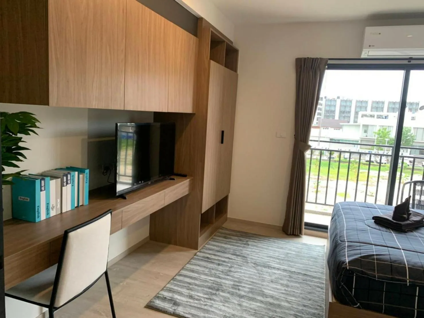 Property building, Bed in La Casita Huahin by Ying