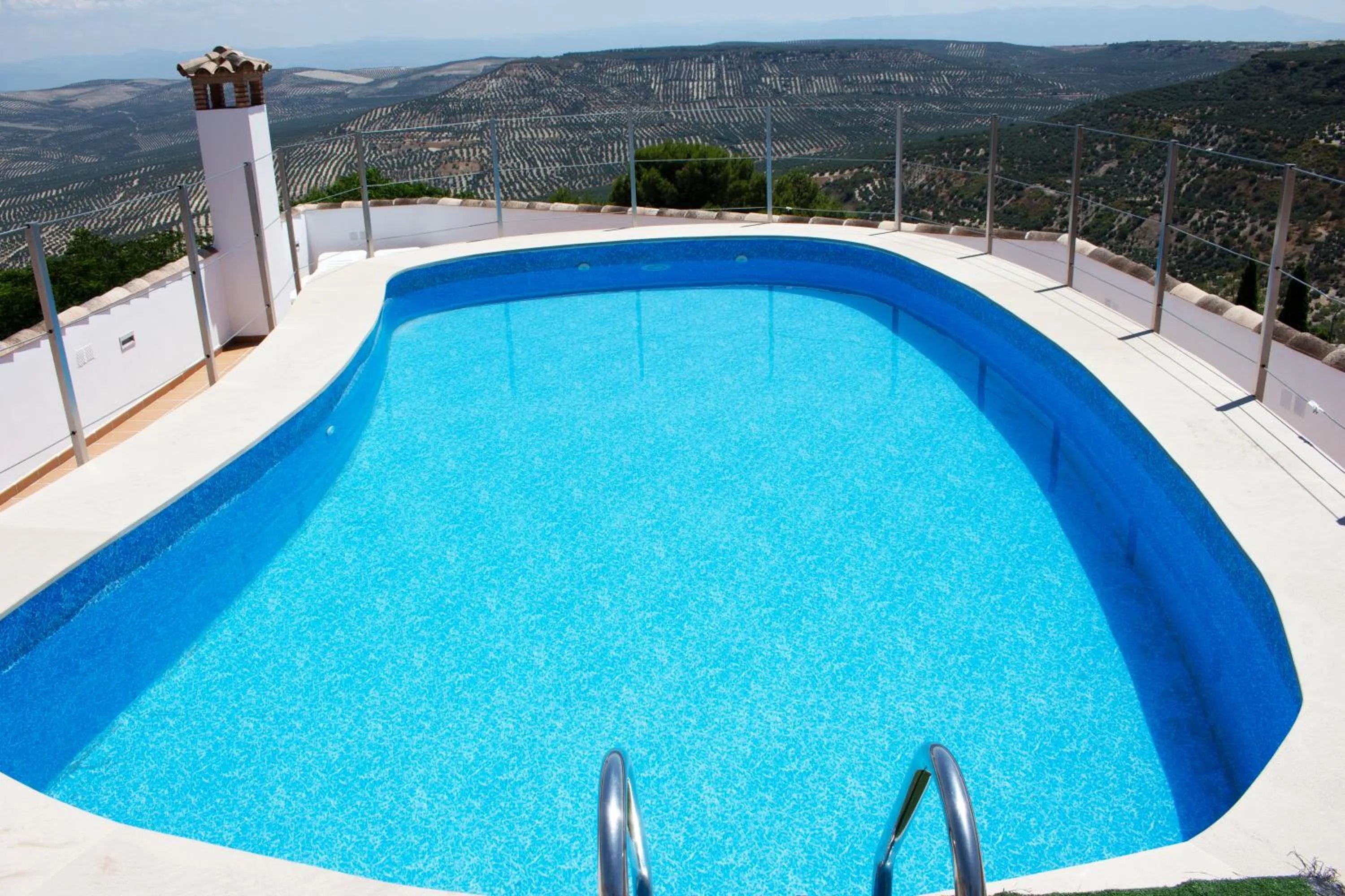 Swimming pool in Hotel Rural Molino del Albaicín