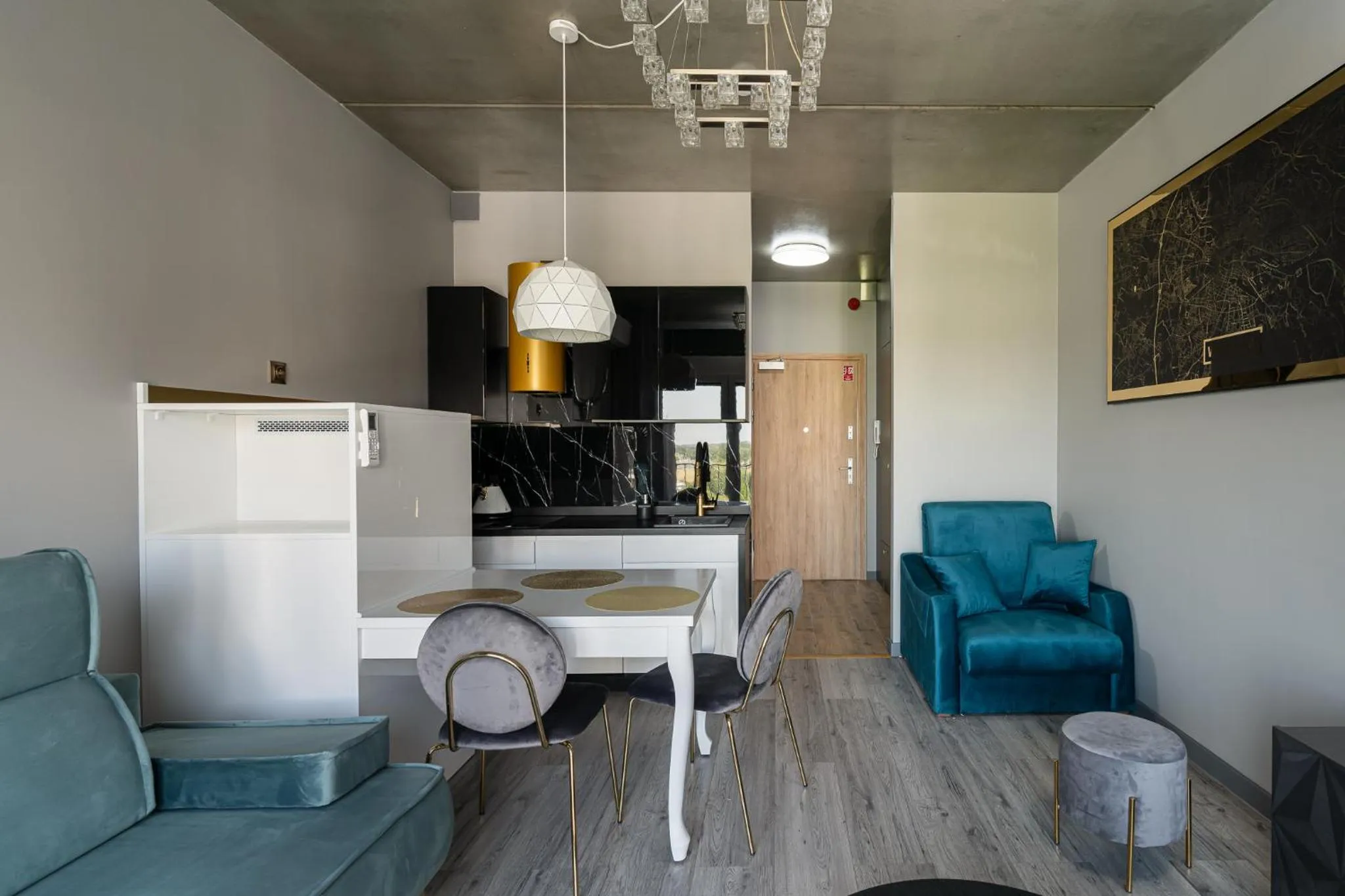 Kitchen or kitchenette in RentPlanet - Apartamenty Zarembowicza