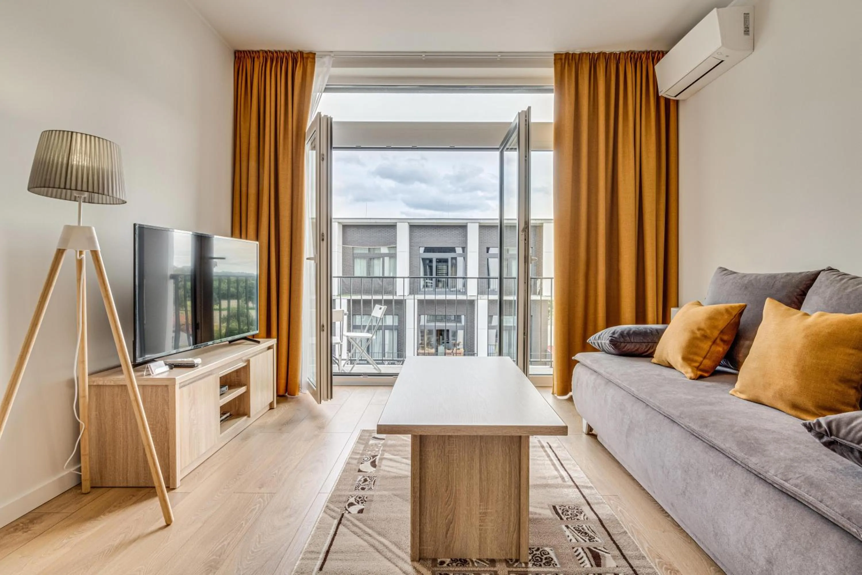 TV and multimedia in RentPlanet - Apartamenty Zarembowicza