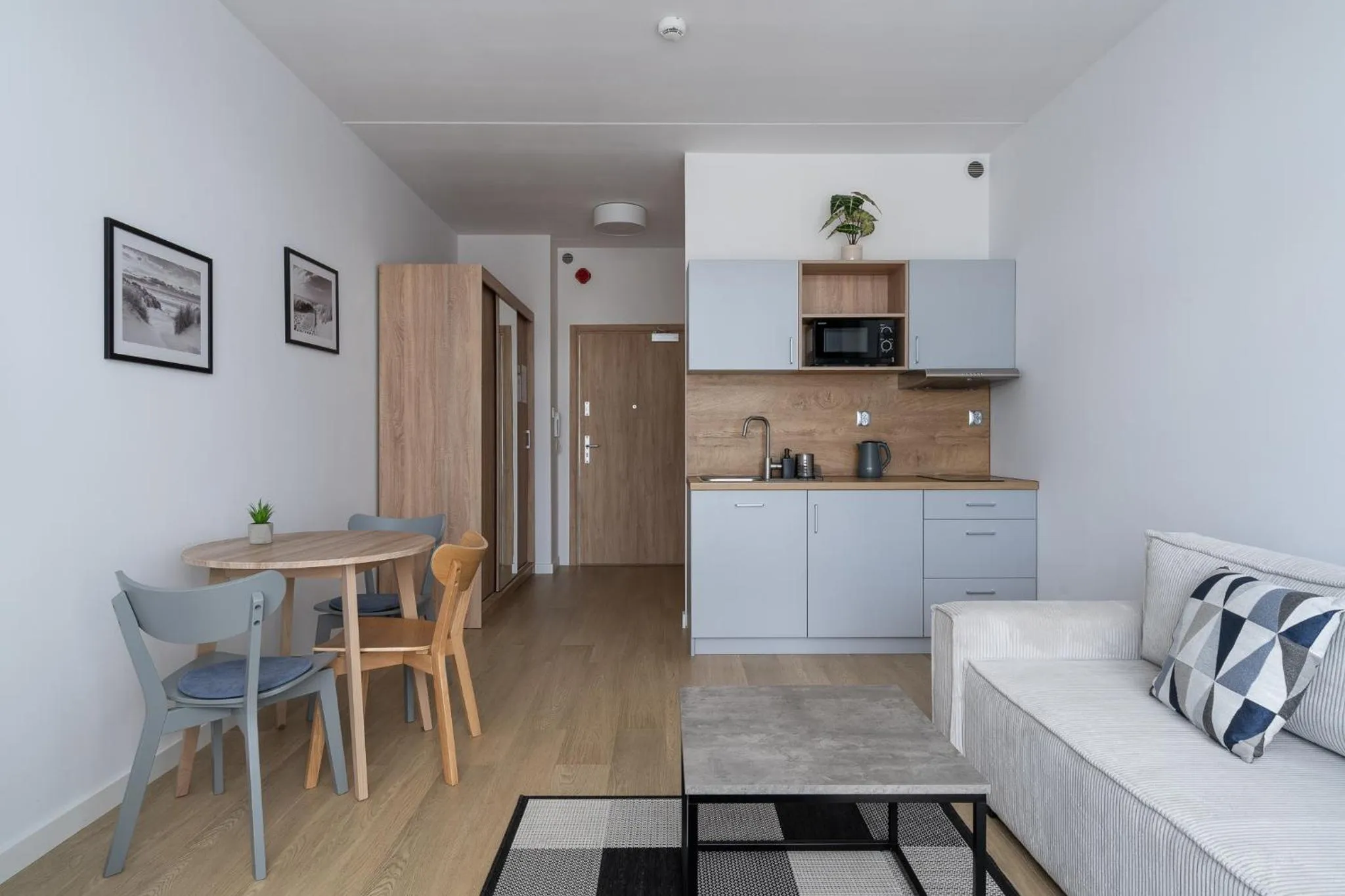 Kitchen or kitchenette in RentPlanet - Apartamenty Zarembowicza