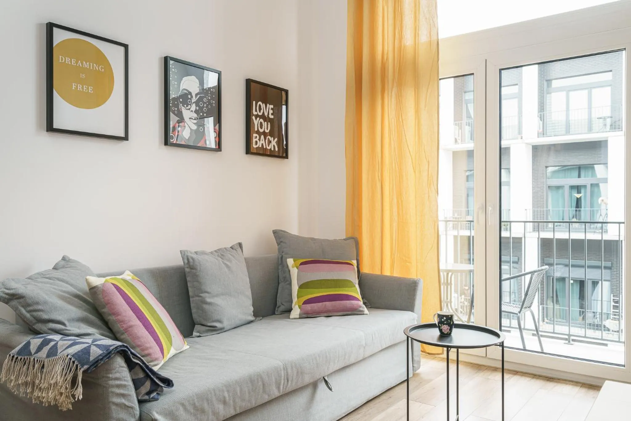 Living room in RentPlanet - Apartamenty Zarembowicza