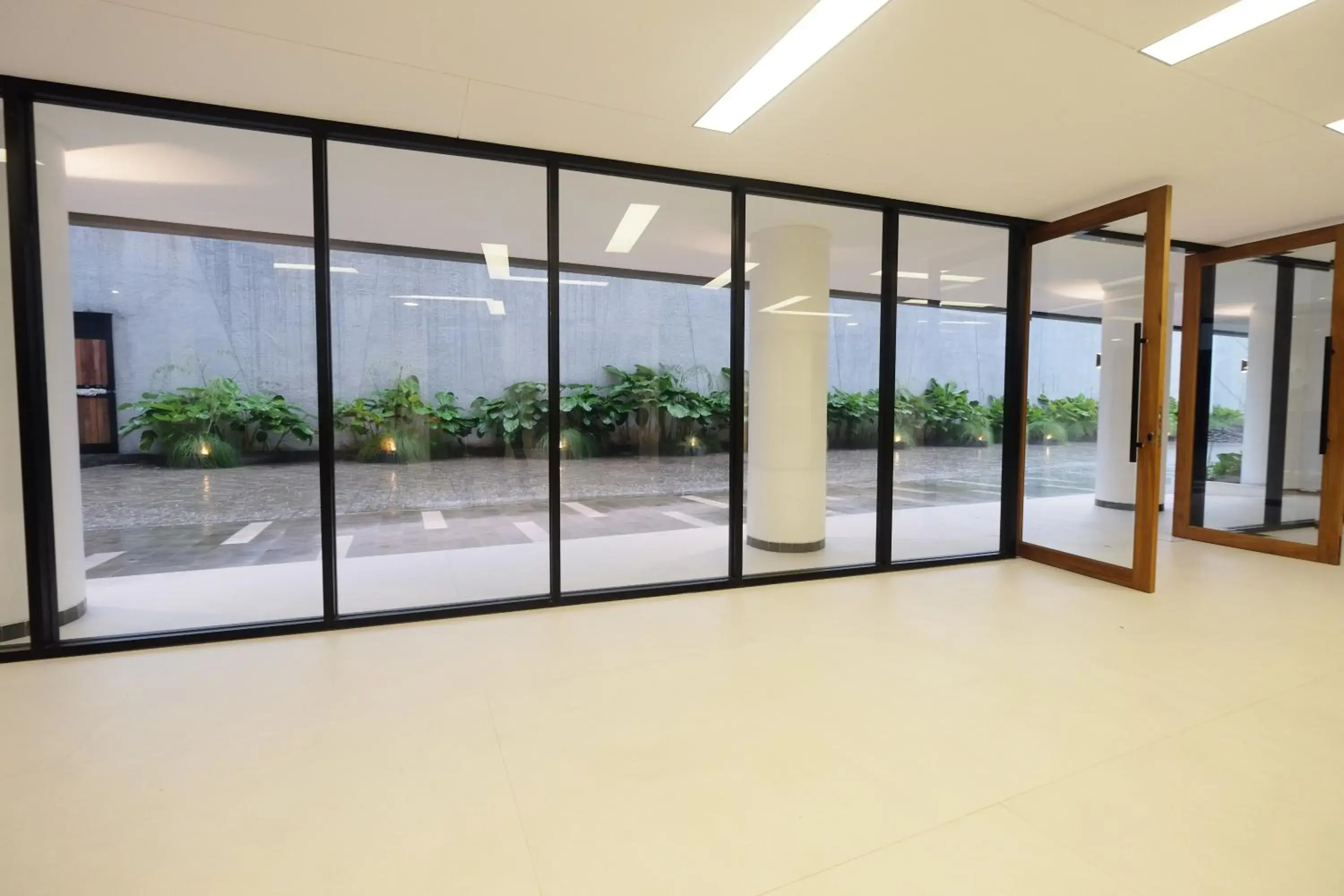 Lobby or reception in Hotel Youstay Semarang by Sinergi Lobby or reception in Hotel Youstay Semarang by Sinergi