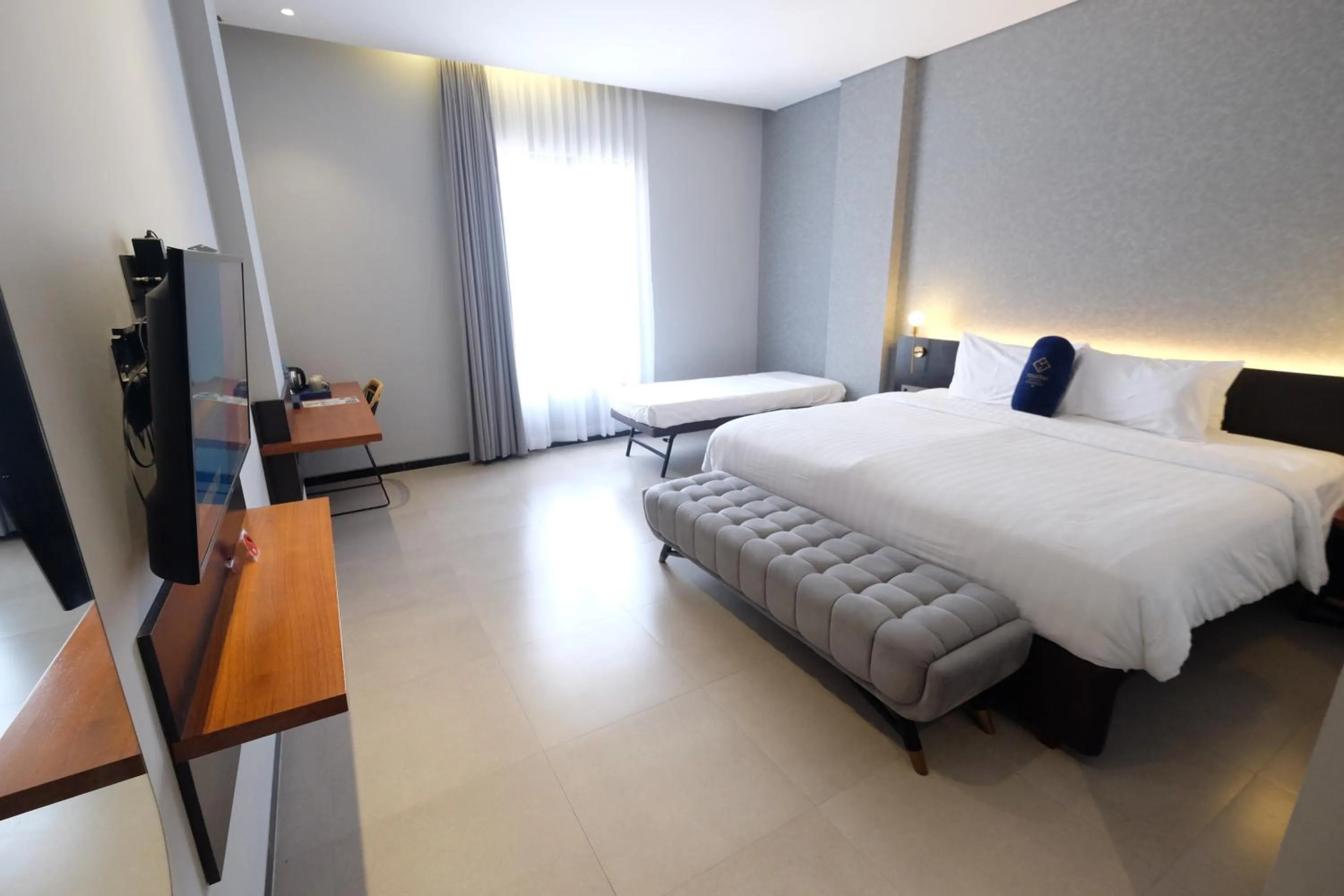 Bedroom, Bed in Hotel Youstay Semarang by Sinergi
