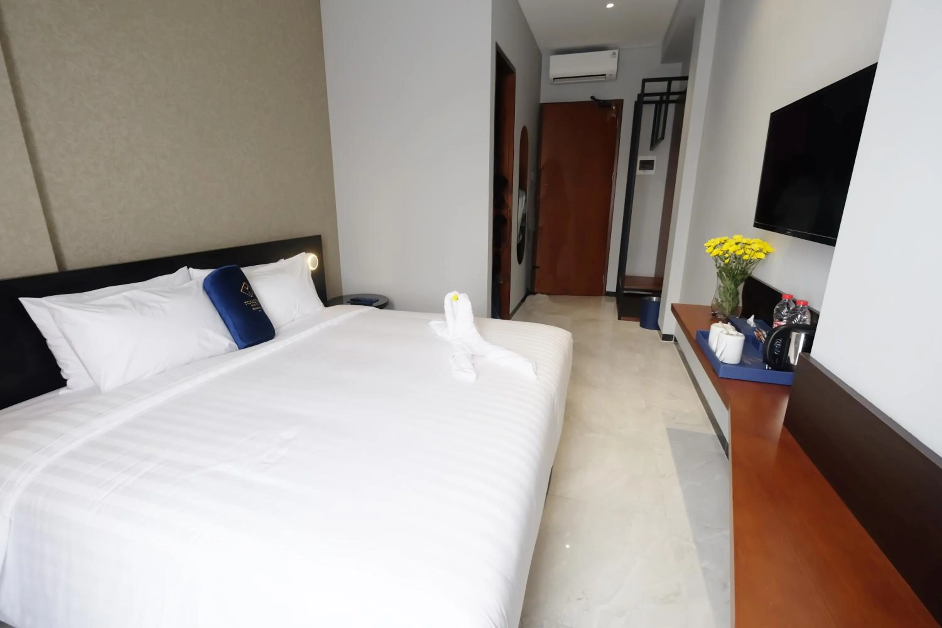 Bed in Hotel Youstay Semarang by Sinergi
