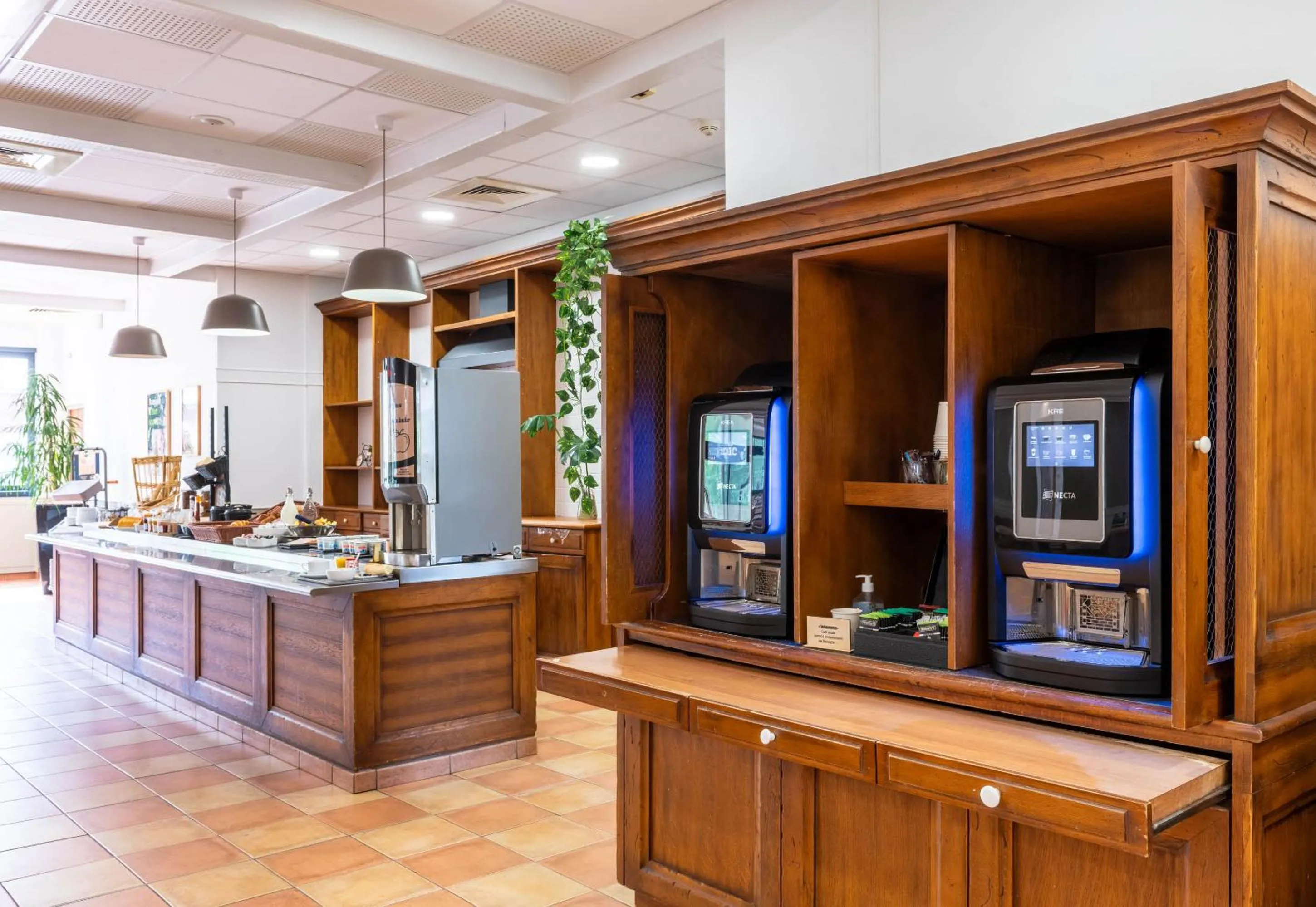 Buffet breakfast in B&B HOTEL Amiens Centre Cathédrale