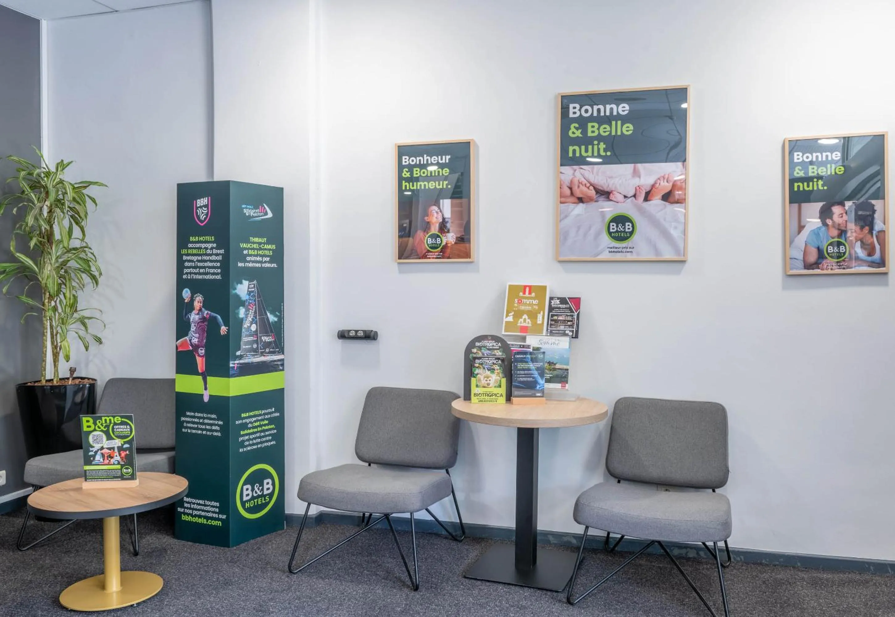 Lobby or reception in B&B HOTEL Amiens Centre Cathédrale