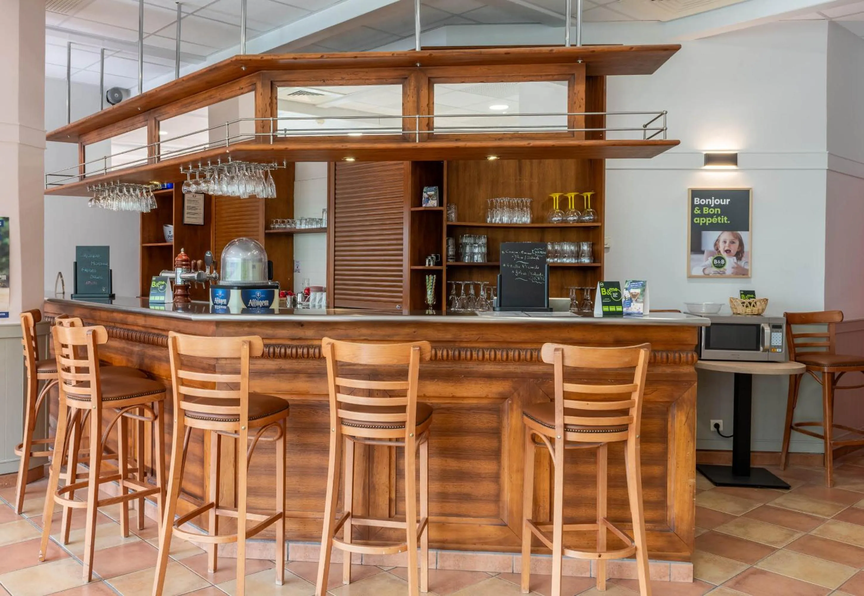 Restaurant/places to eat in B&B HOTEL Amiens Centre Cathédrale