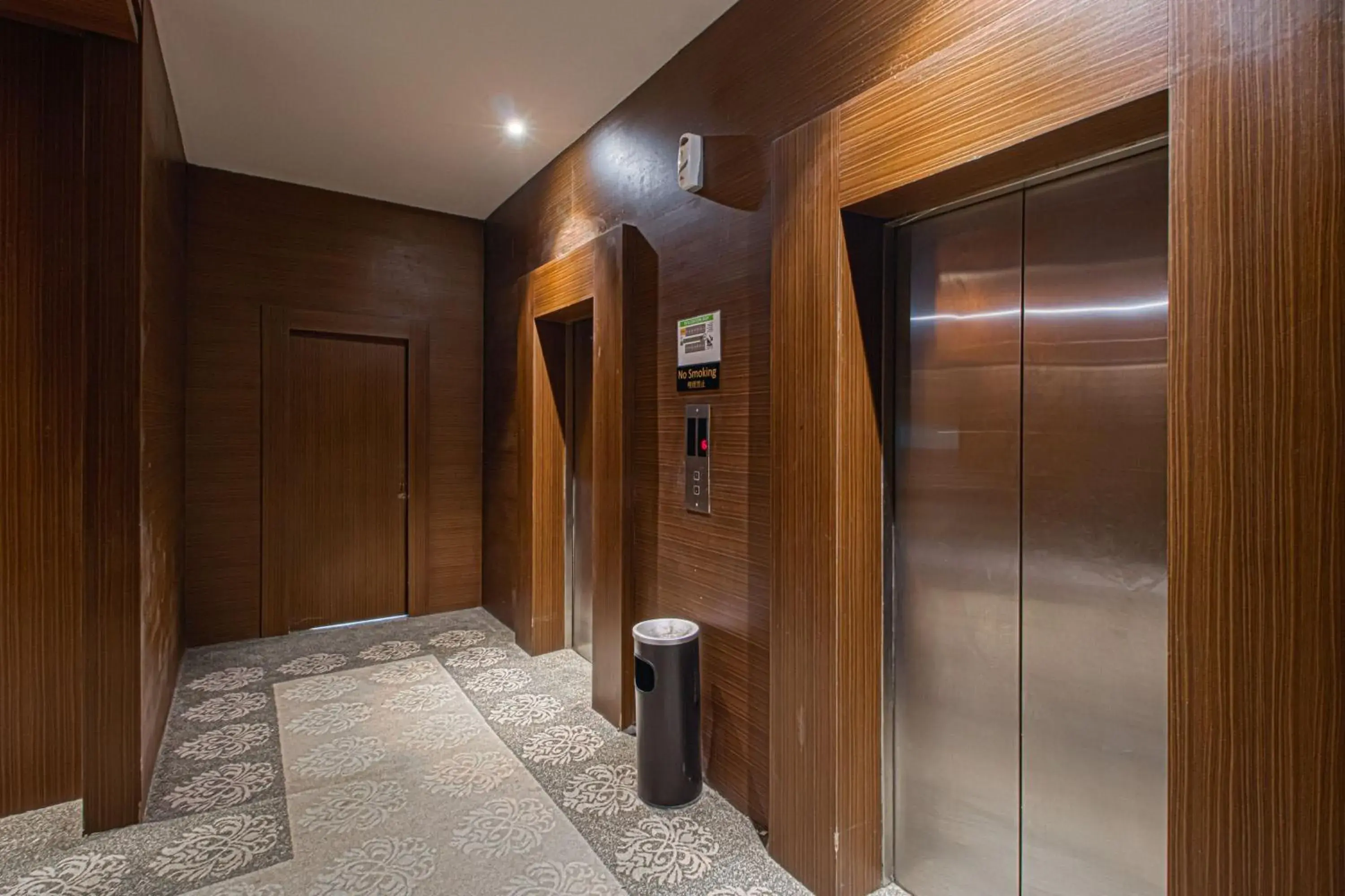 Area and facilities in Grand Arjuna Hotel Area and facilities in Grand Arjuna Hotel