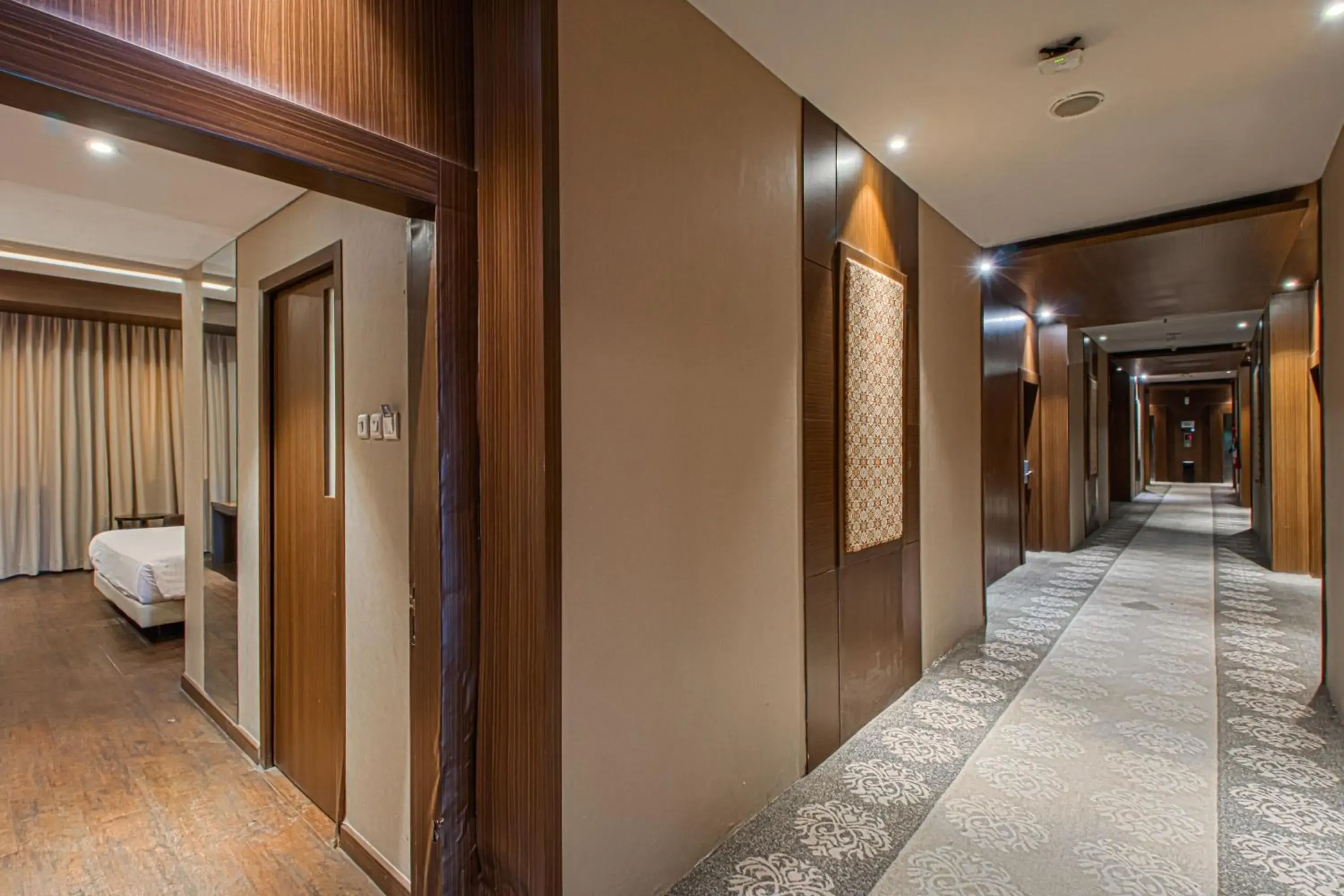 Area and facilities in Grand Arjuna Hotel Area and facilities in Grand Arjuna Hotel