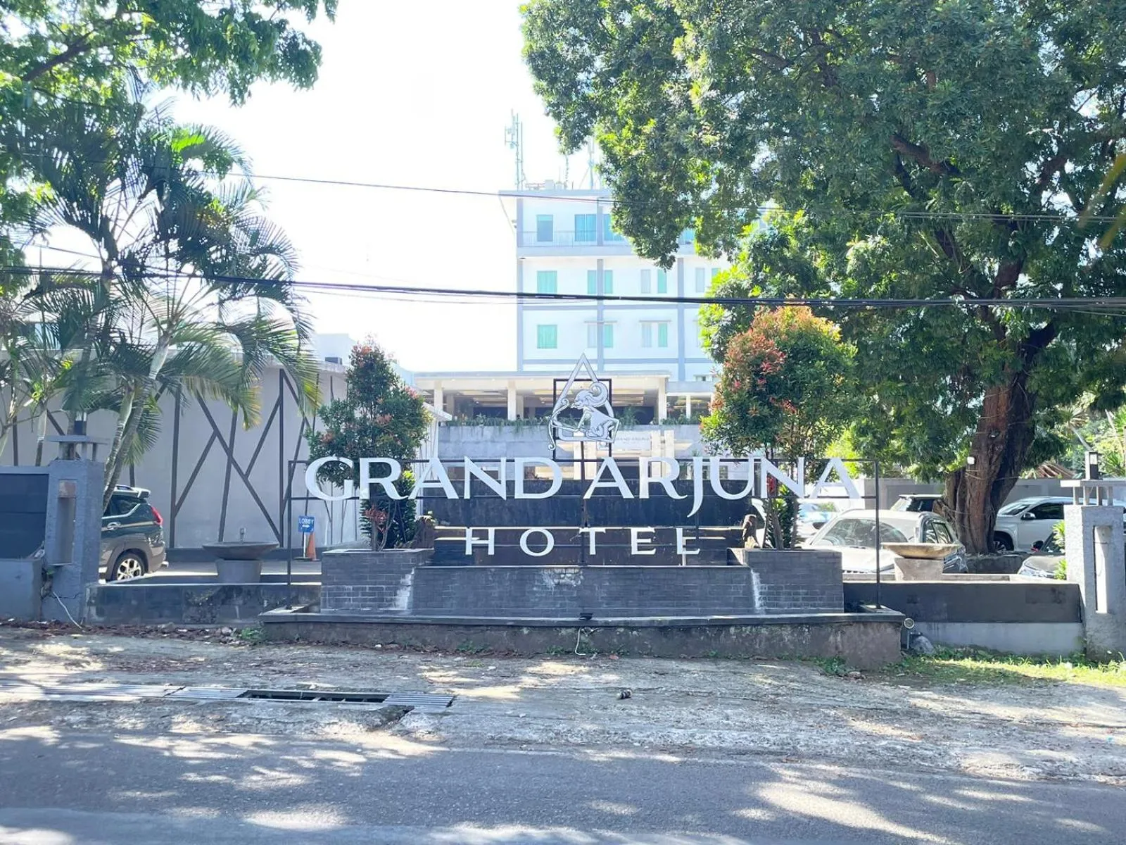 Grand Arjuna Hotel