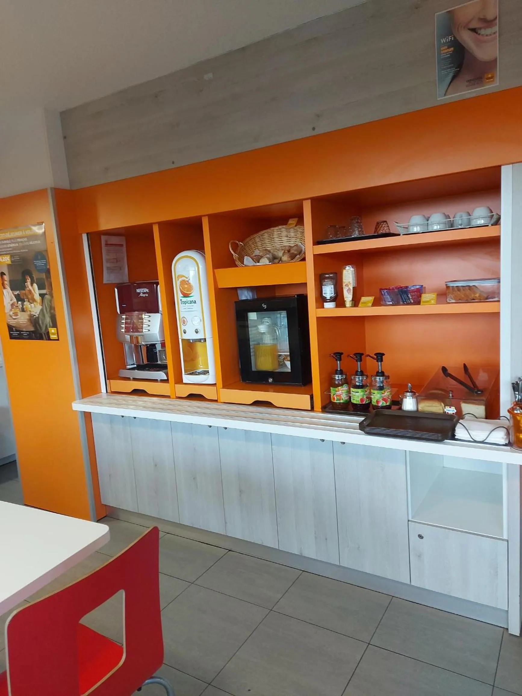 Breakfast in Premiere Classe Arras - Tilloy Les Mofflaine