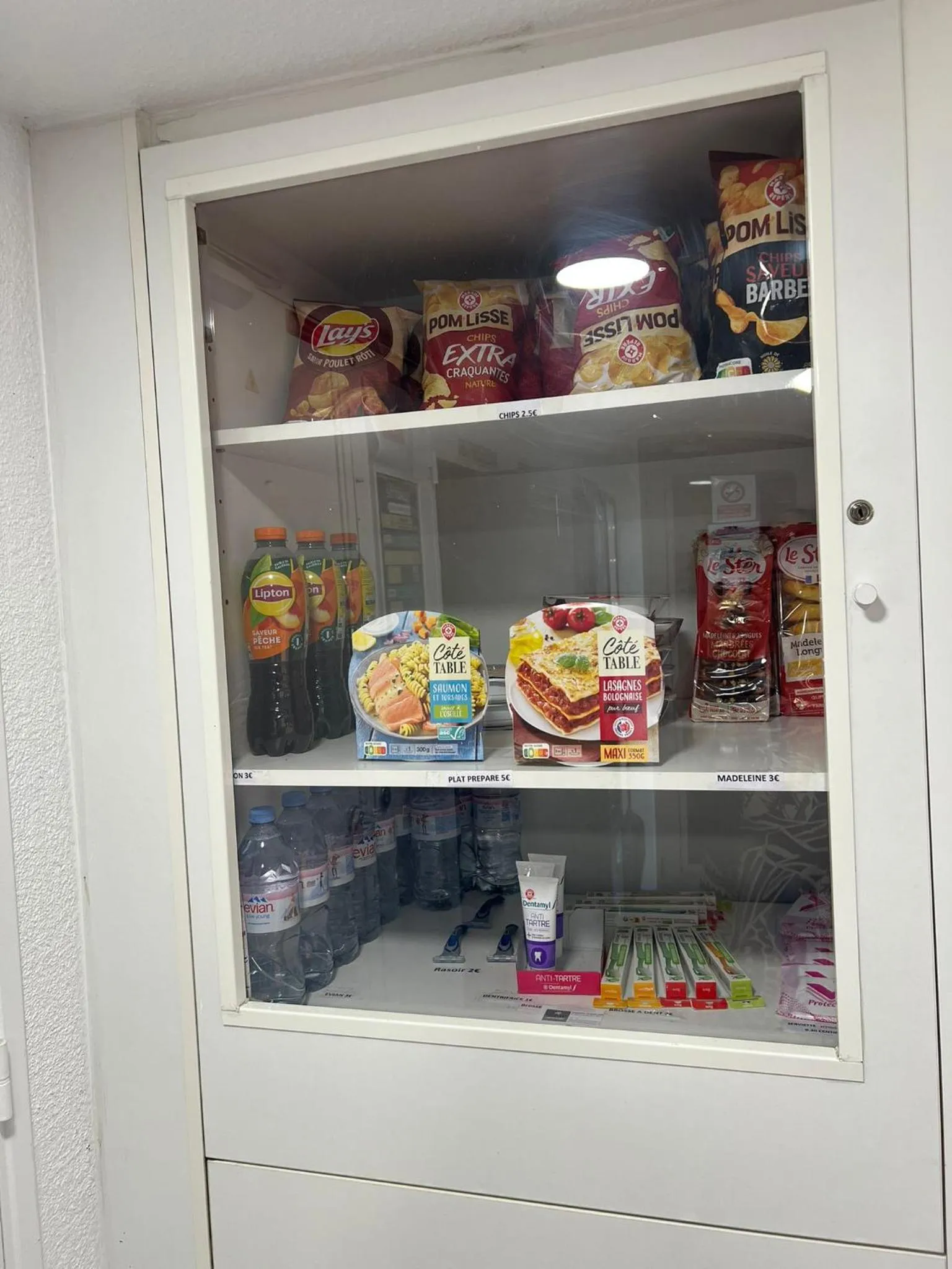 Food and drinks in Premiere Classe Arras - Tilloy Les Mofflaine