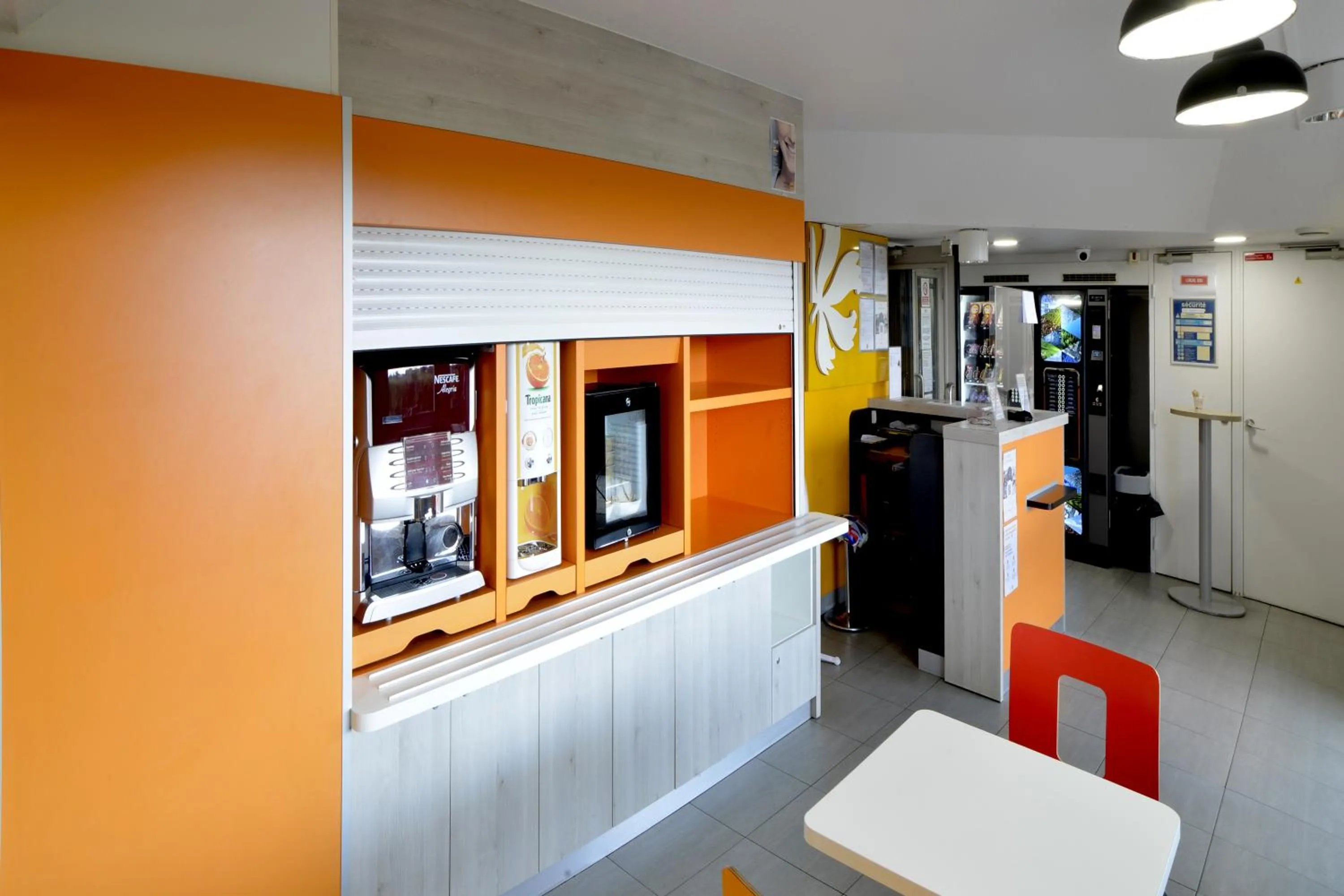 Breakfast in Premiere Classe Arras - Tilloy Les Mofflaine