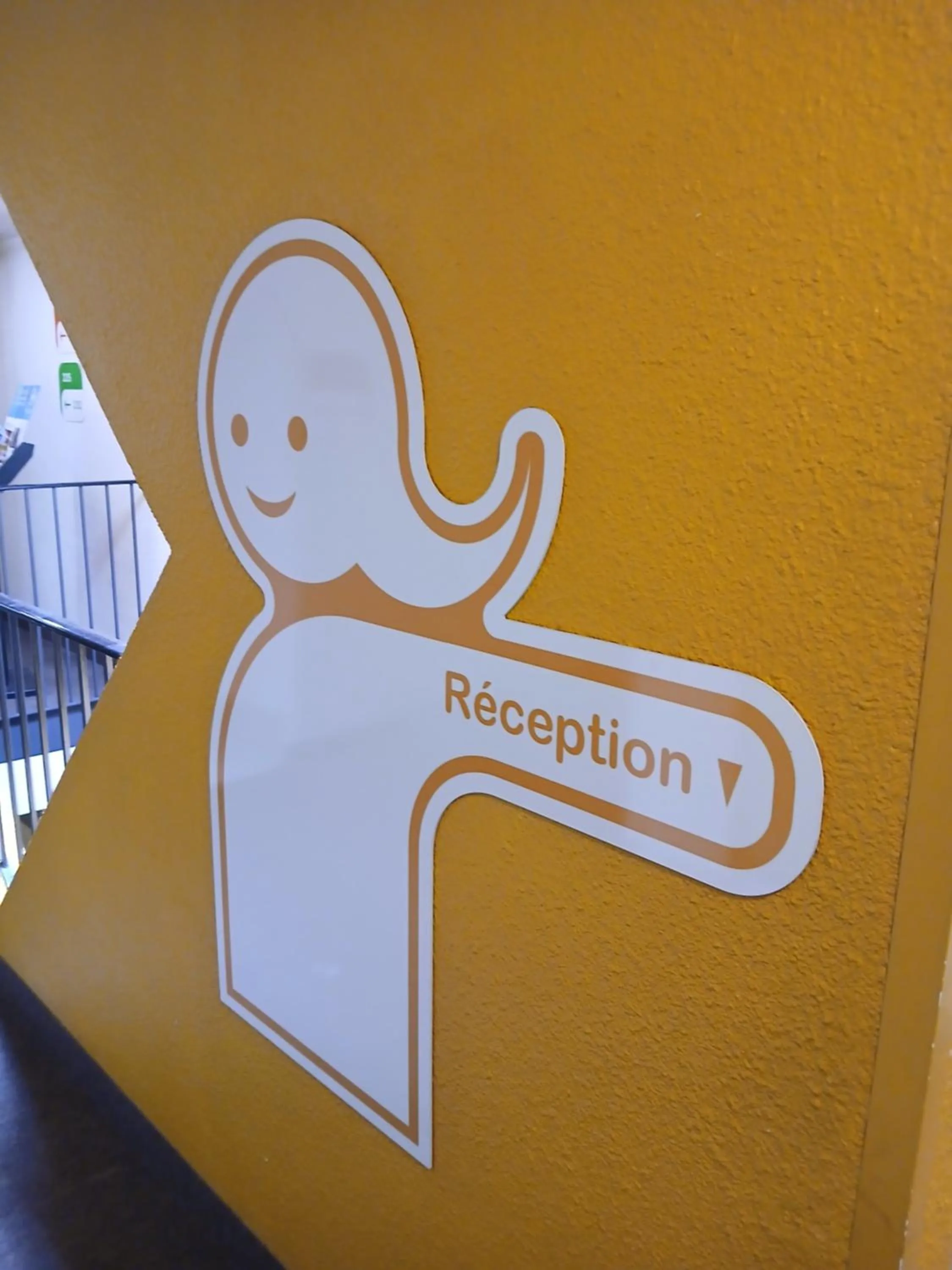 Area and facilities in Unisotel Valenciennes EX-hôtel F1