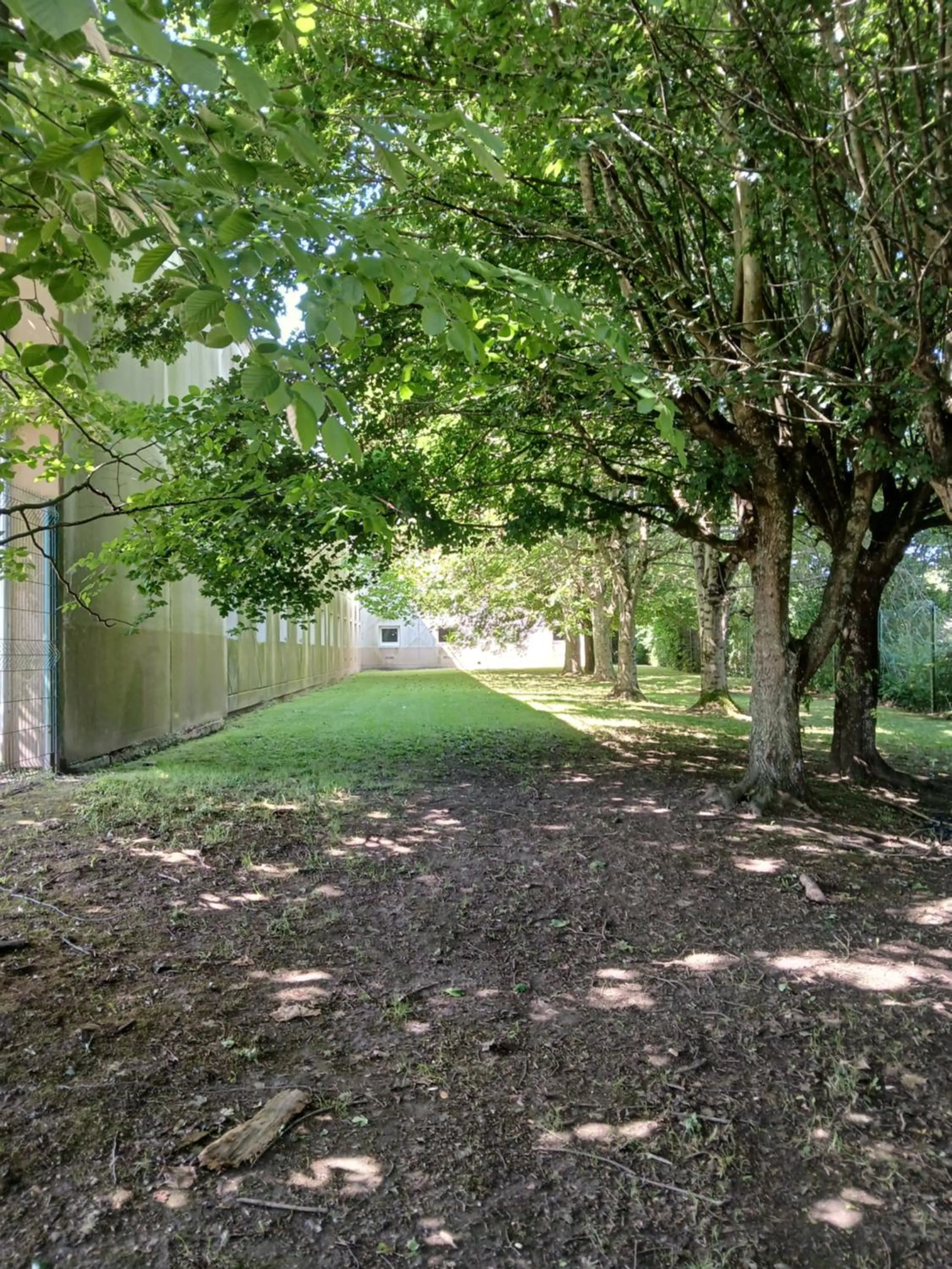 Patio in Unisotel Valenciennes EX-hôtel F1