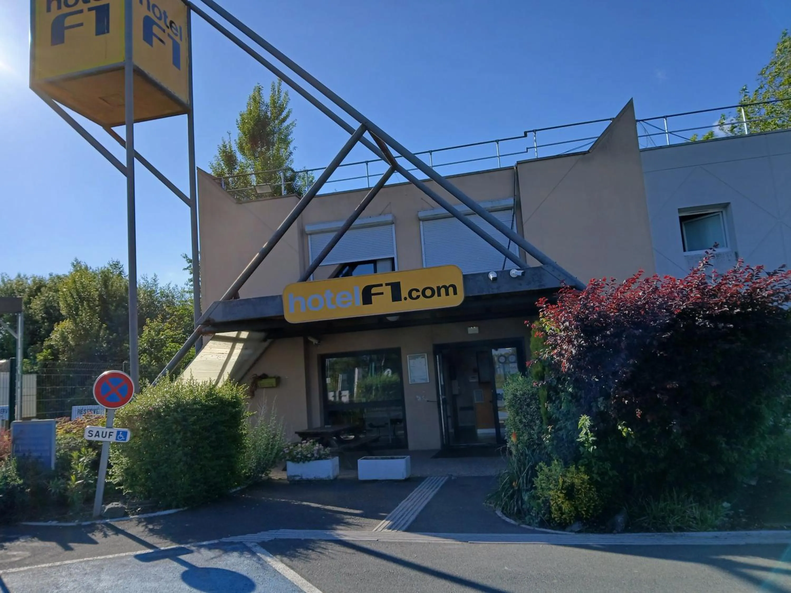 Unisotel Valenciennes EX-hôtel F1