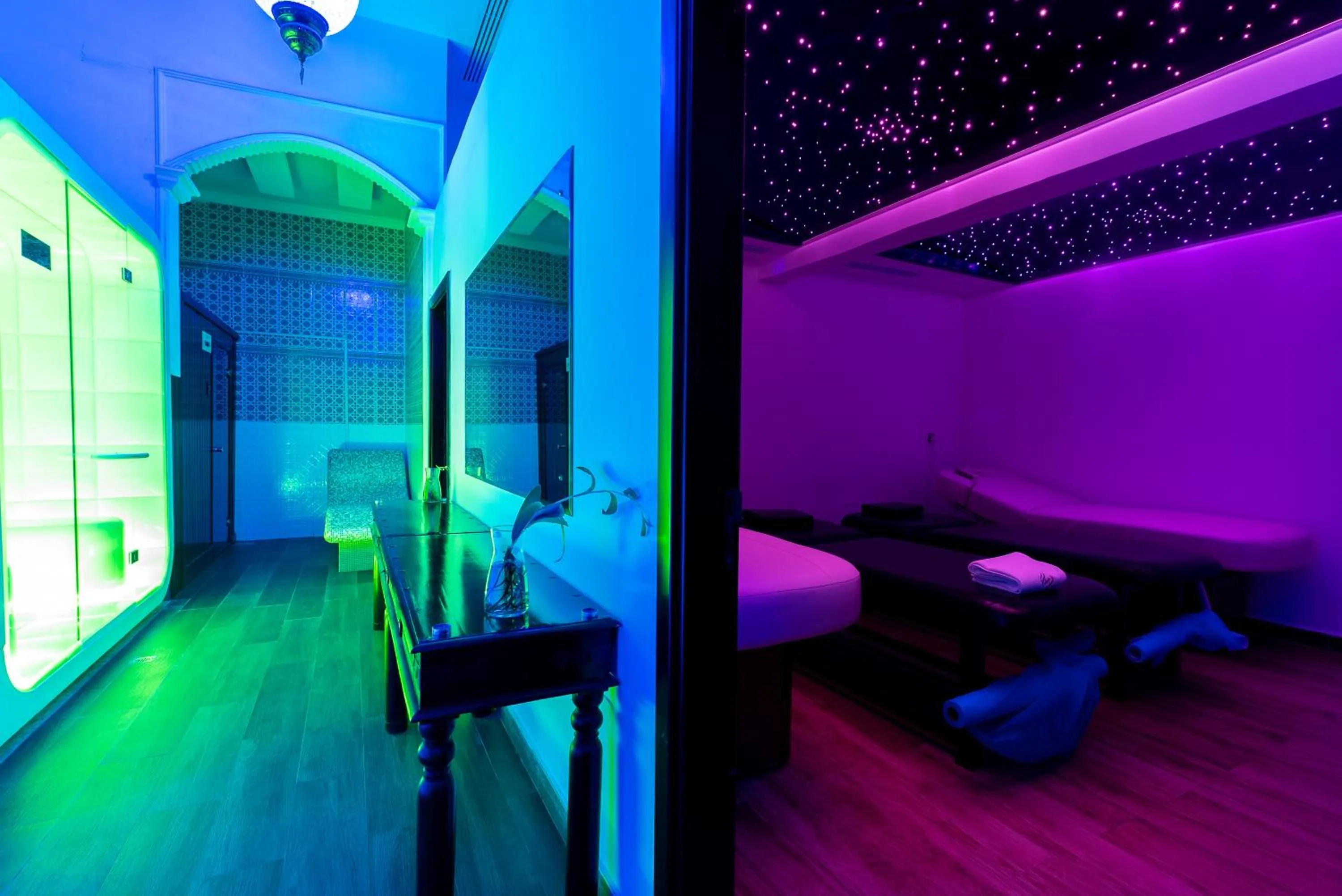 Spa and wellness centre/facilities, Bed in Mirage Bab Al Bahr Hotel