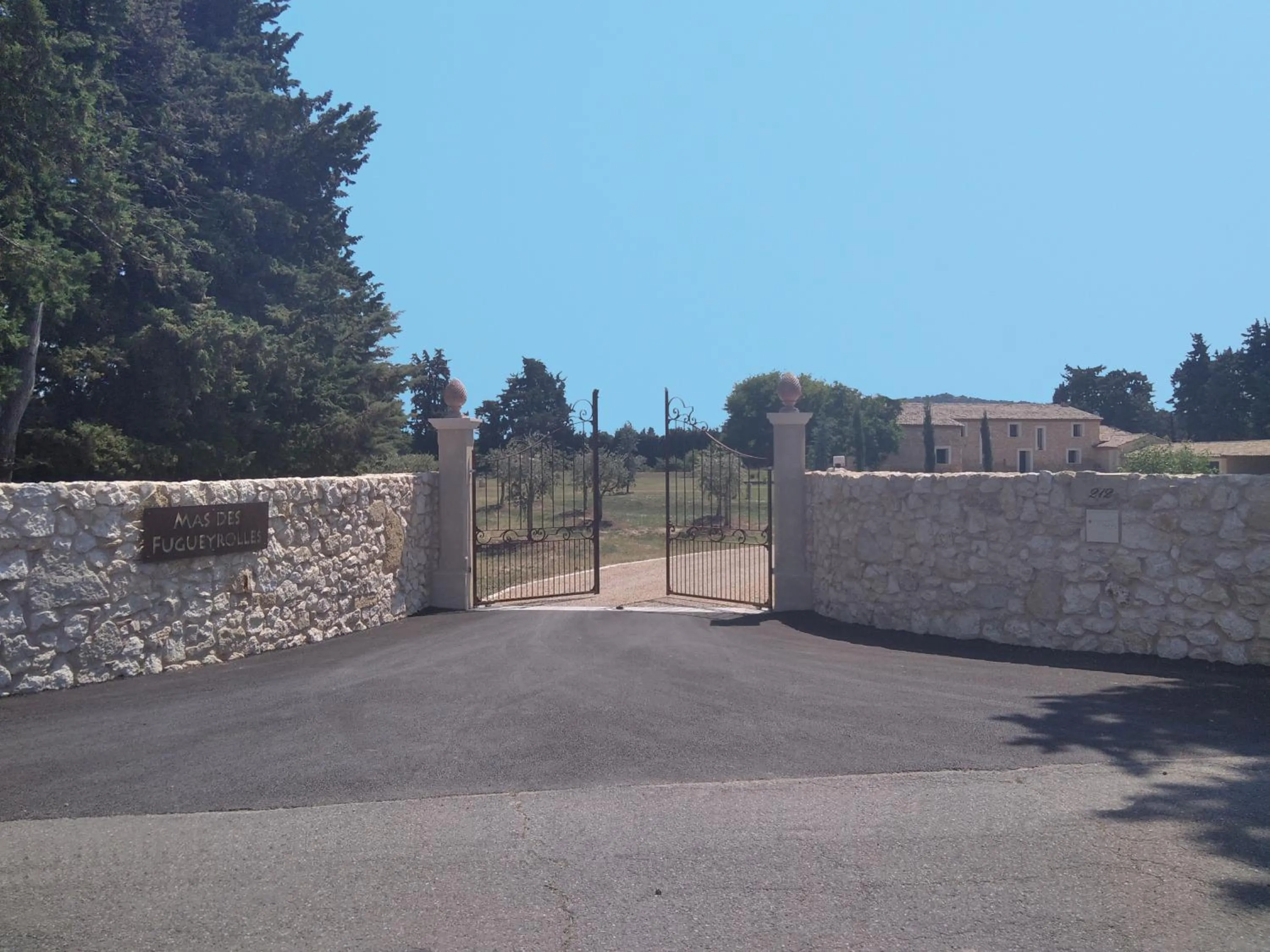 Facade/entrance in Mas Des Fugueyrolles